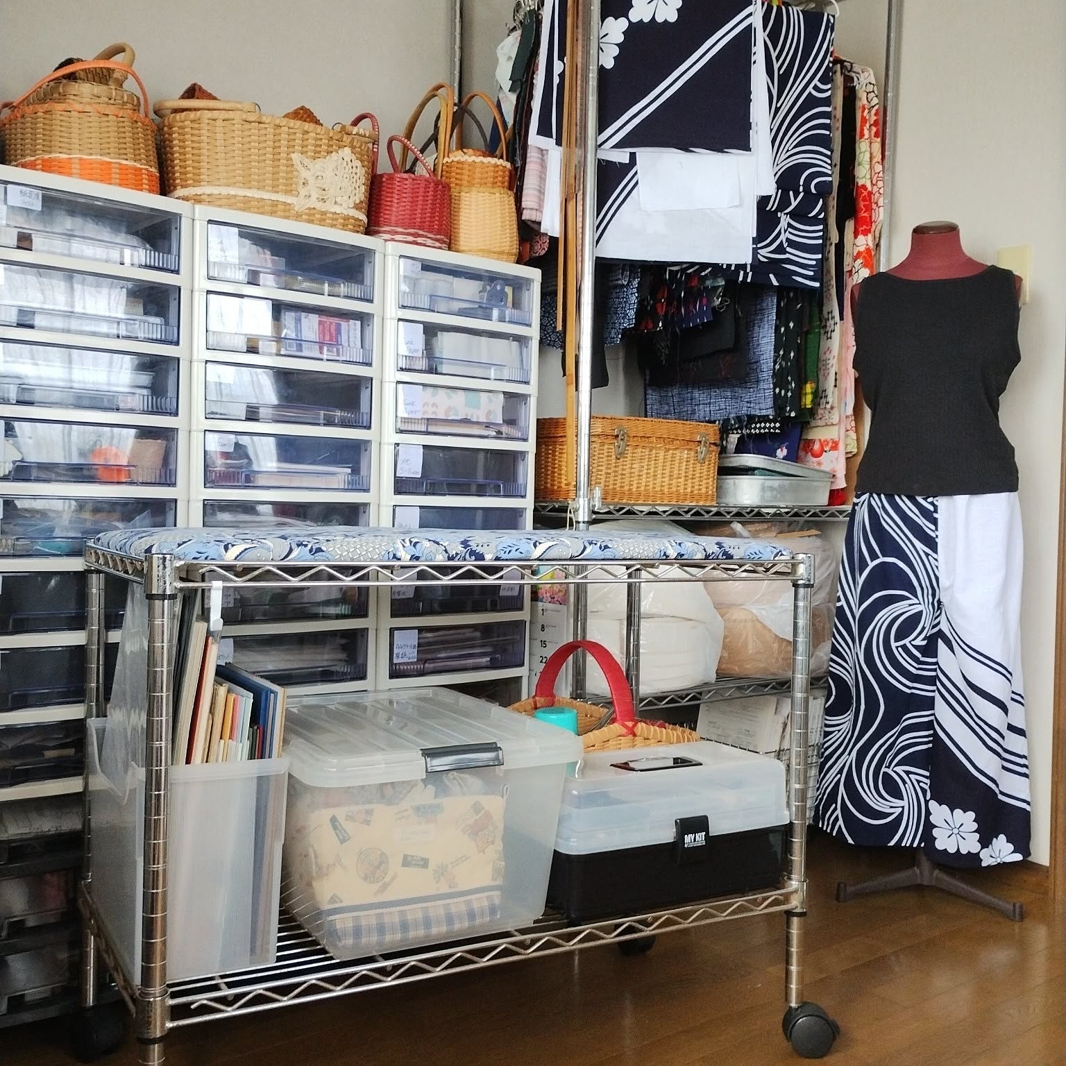 Mimosa　アンティーク調ウォールラック2台 Mimosa アンティーク調ウォールラック2台 すっきりしたデザインで使い