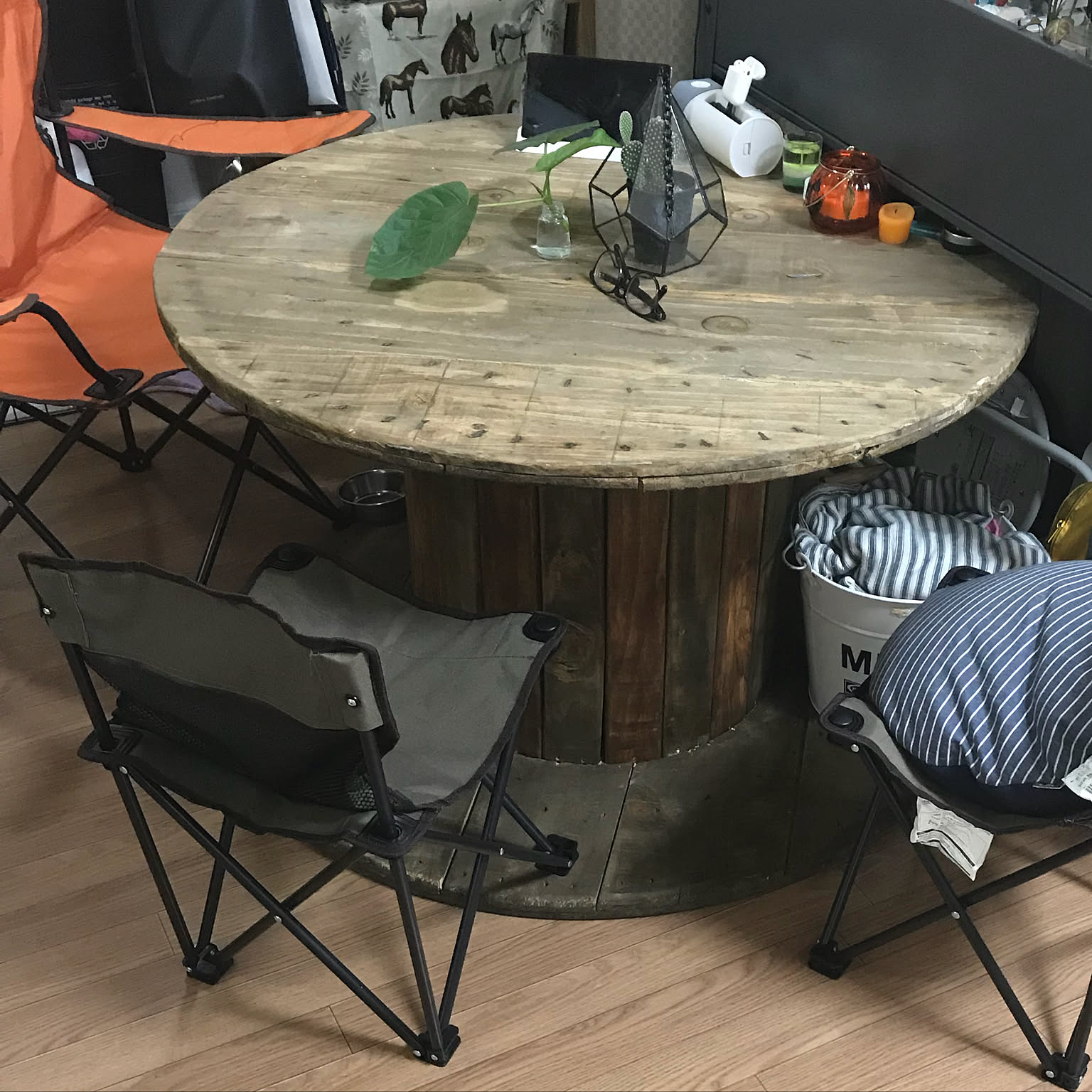 ケーブルドラム　リメイク　テーブルのみ 足付けもできます DIY】ケーブルドラムのインテリアリメイク ～購入から活用法まで