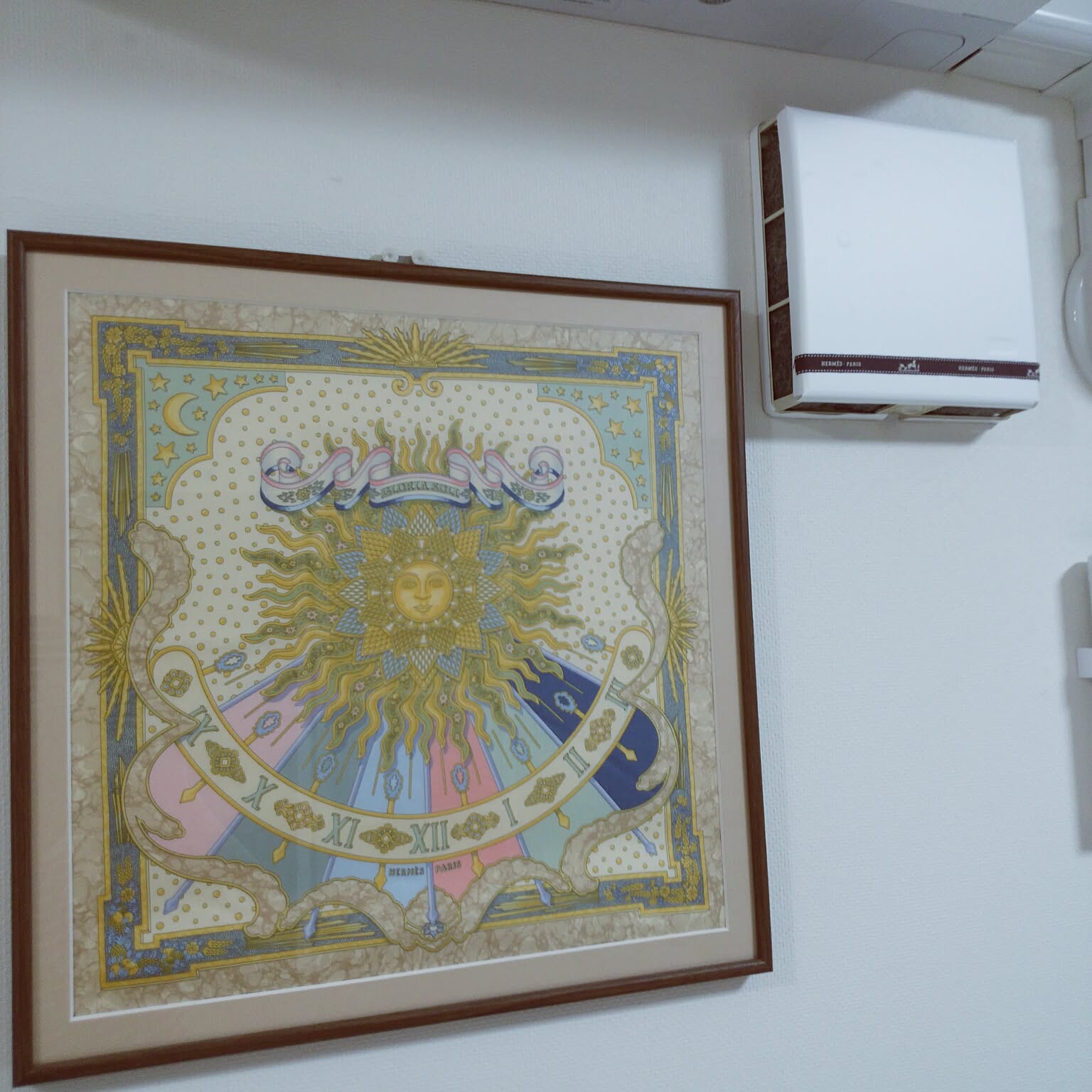 エルメス スカーフ額装のおすすめ商品とおしゃれな実例 ｜ RoomClip