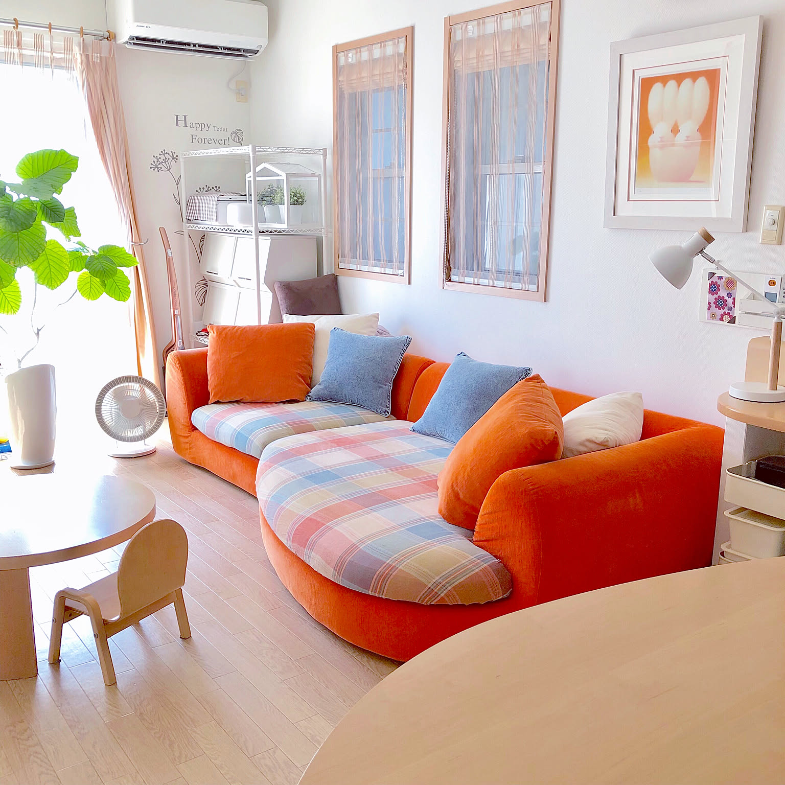 ニトリ オレンジのソファのおすすめ商品とおしゃれな実例 ｜ RoomClip