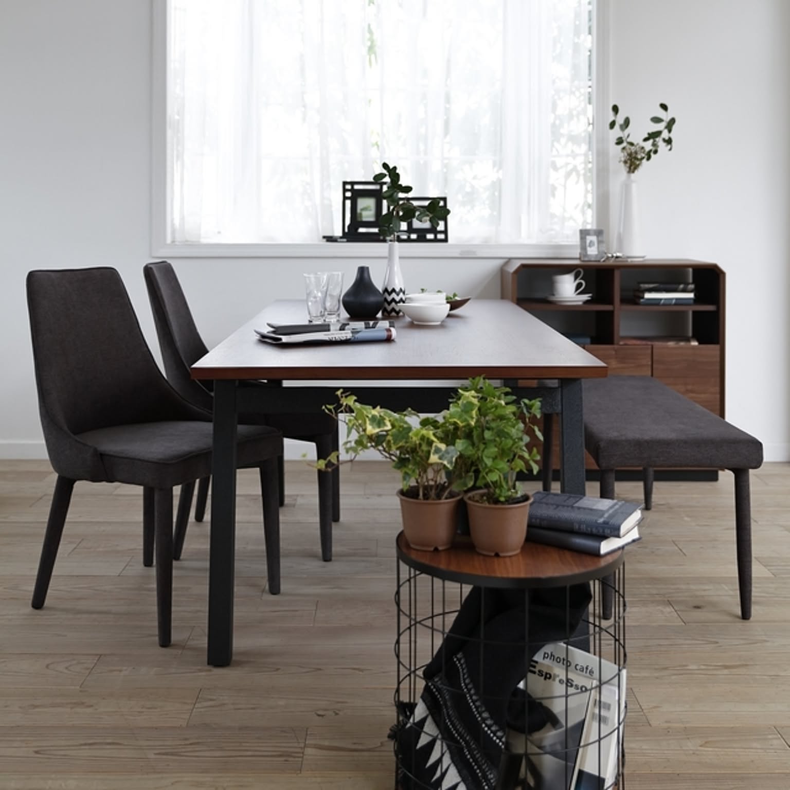 ウォールナット×ブラックのおすすめ商品とおしゃれな実例 ｜ RoomClip