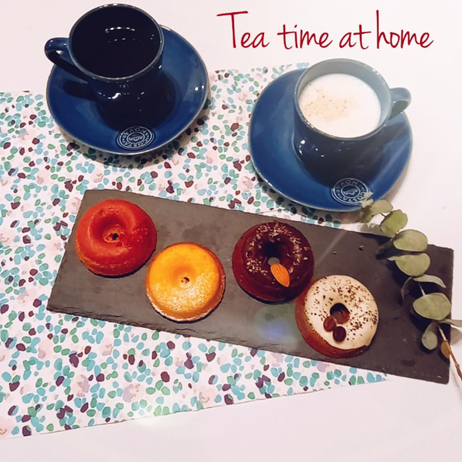 ZARA 】深皿とカップソーサーの2点セット/白色葉模様の食器セット