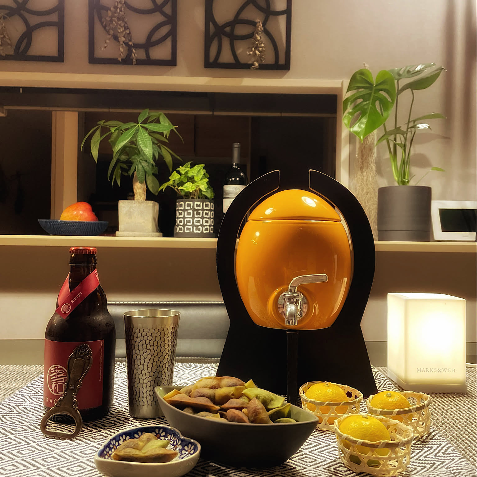 愛嬌のある陶器の亀の焼酎サーバー　ディスペンサー　陶器の置物　実用＆インテリアに 愛嬌のある陶器の亀の焼酎サーバー ディスペンサー 陶器の置物