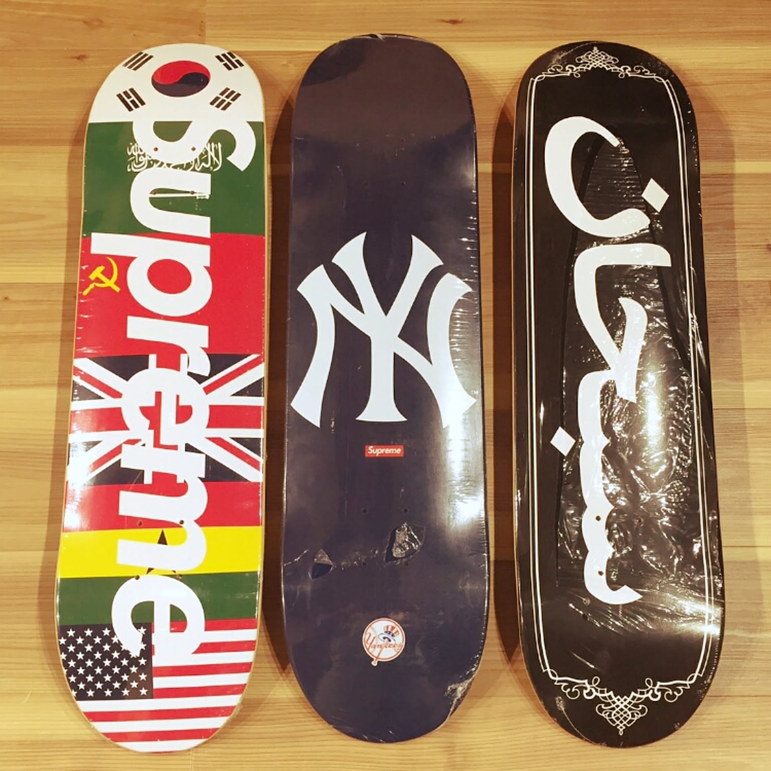 Supreme シュプリーム スケートボード デッキ ヤンキース シュリンク付き supreme スケートボード デッキ ニューヨークヤンキース