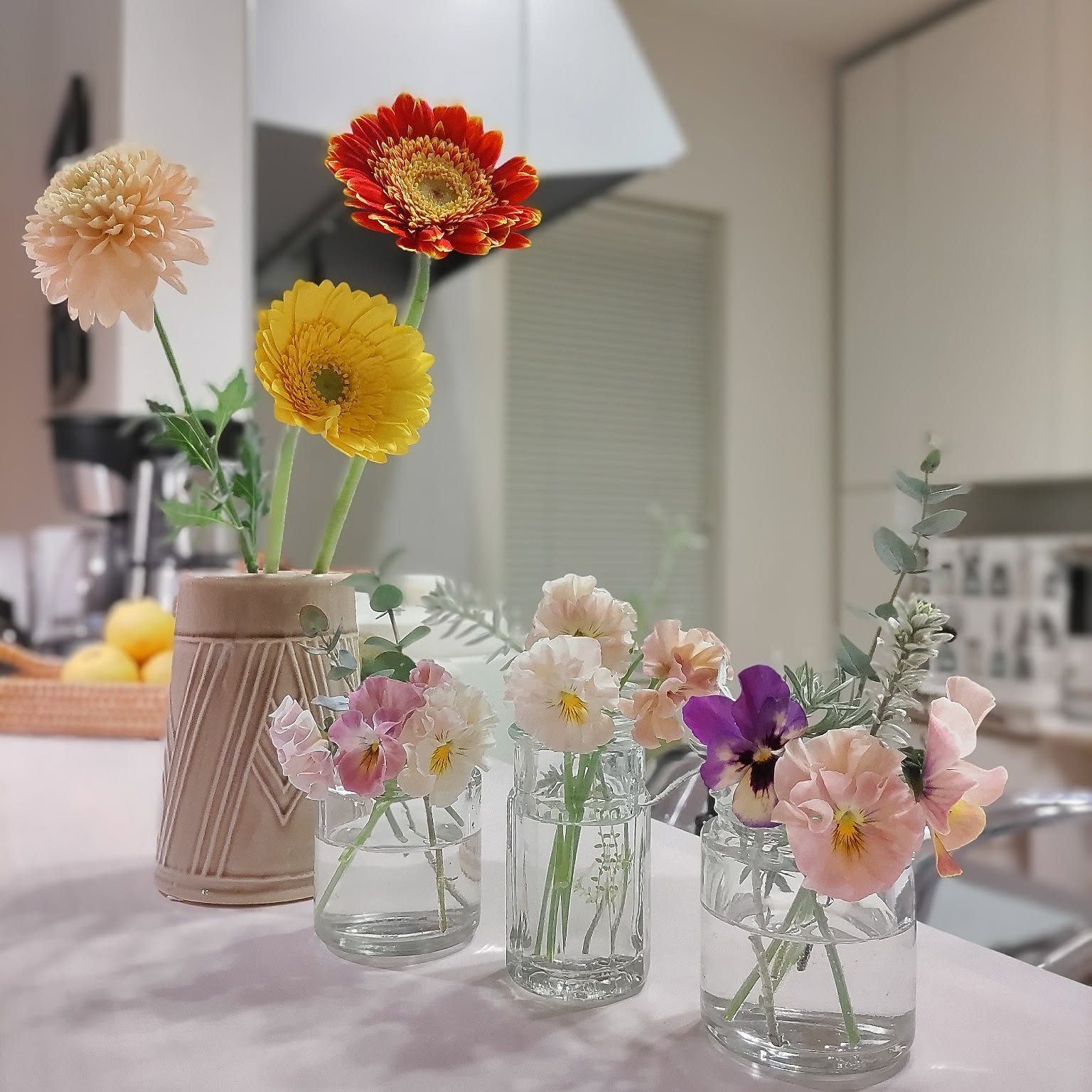 フラワーベース パンジーのおすすめ商品とおしゃれな実例 ｜ RoomClip