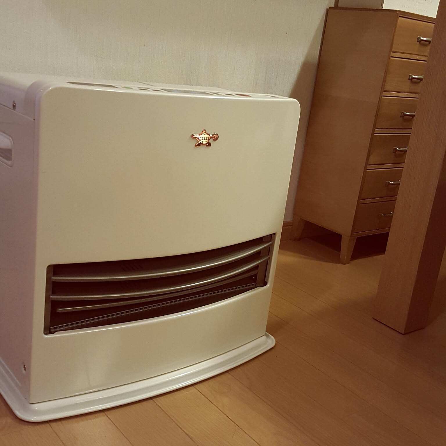 アラジン石油ファンヒーターのおすすめ商品とおしゃれな実例 アラジン石油ファンヒーターのおすすめ商品とおしゃれな実例