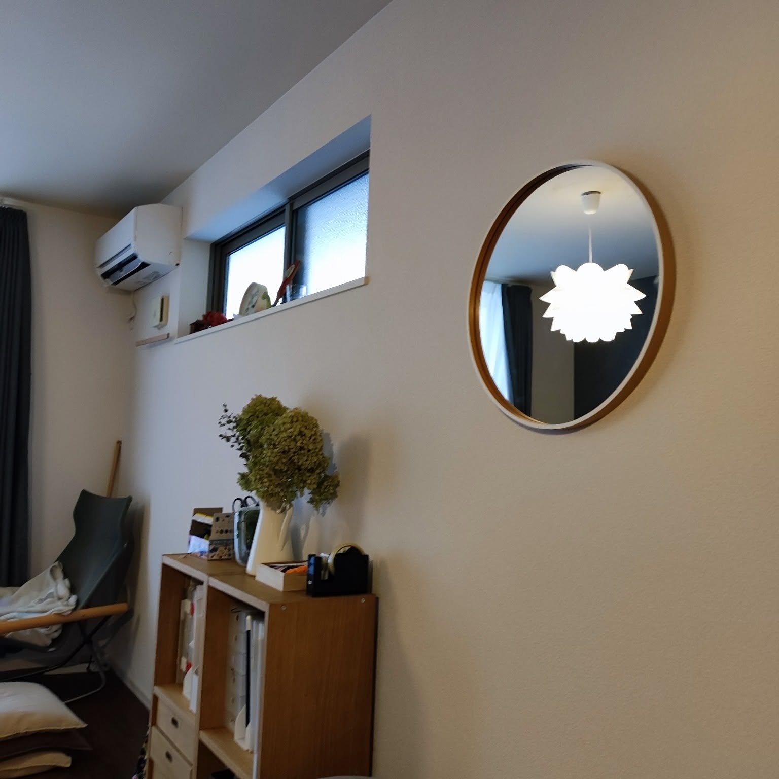 壁掛けミラー IKEAのおすすめ商品とおしゃれな実例 ｜ RoomClip