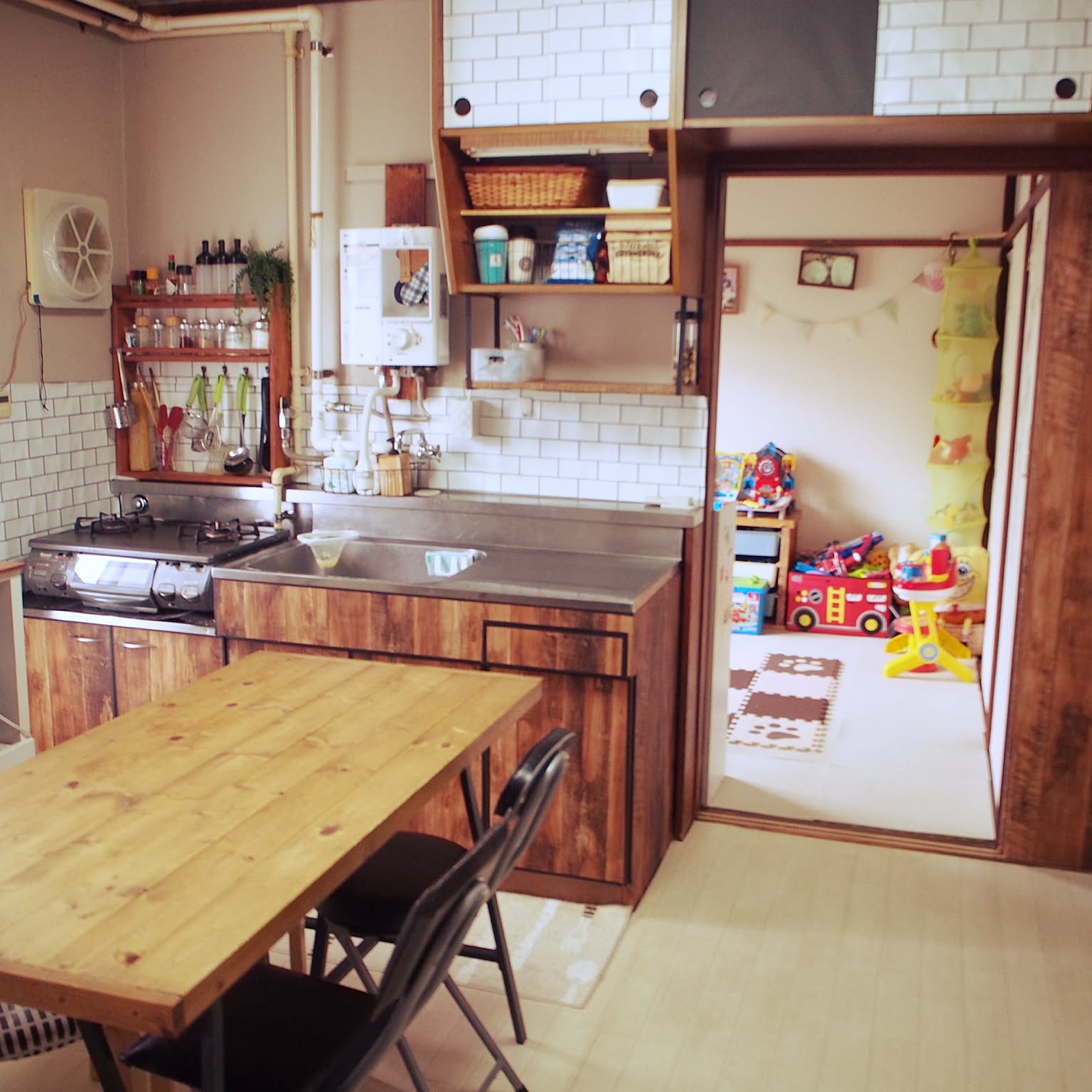 キッチン/築30年超/壁紙屋本舗/賃貸DIY/ものを減らしたいなど キッチン/築30年超/壁紙屋本舗/賃貸DIY/ものを減らしたいなど