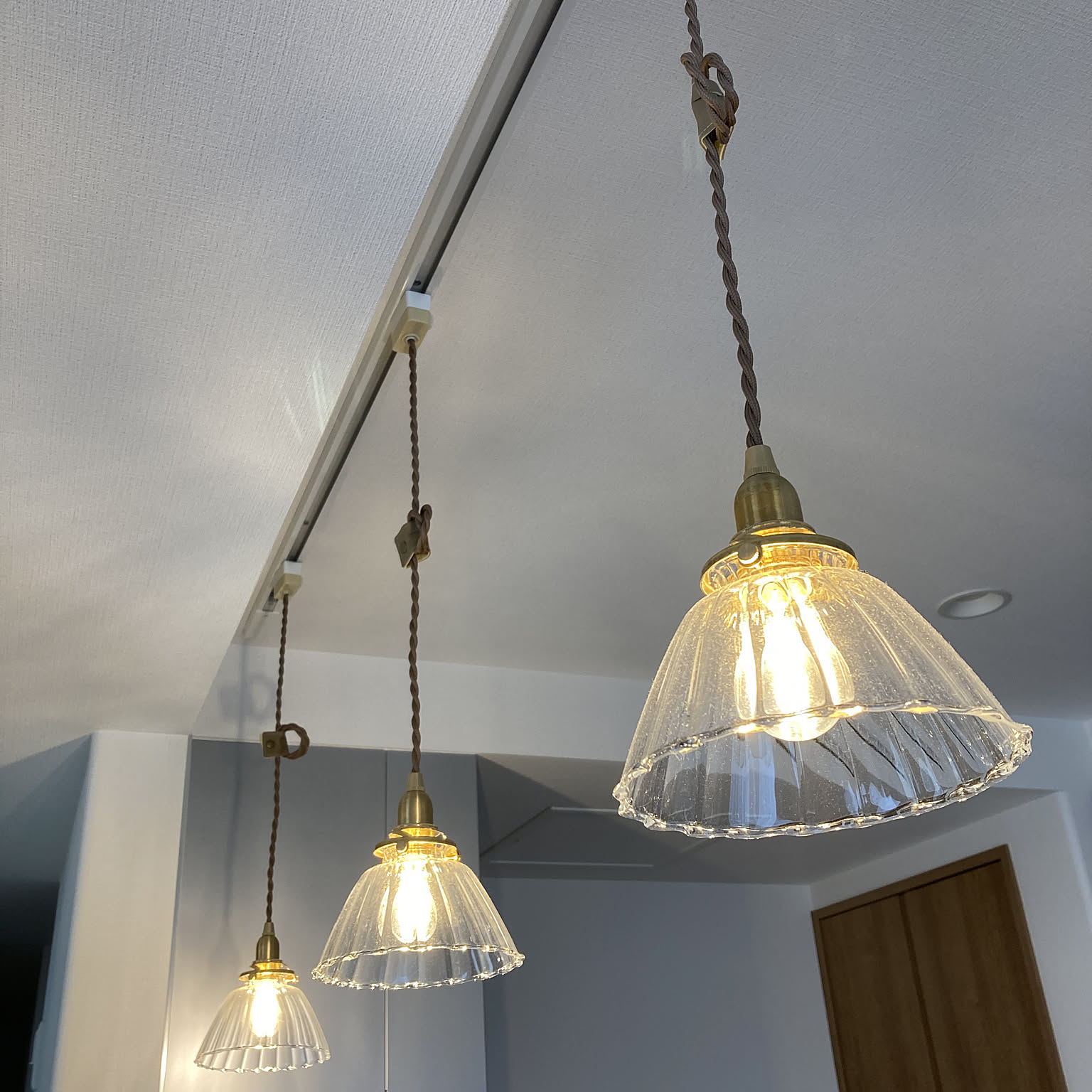 照明 コードクリップのおすすめ商品とおしゃれな実例 ｜ RoomClip