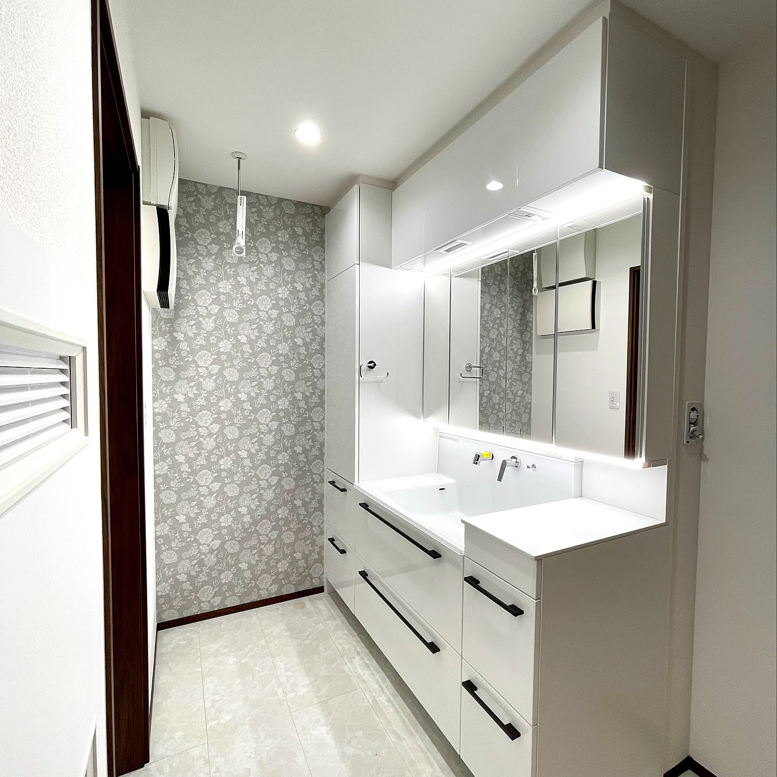 白い洗面台/洗面所/一条工務店グランセゾン/一条工務店/バス/トイレ