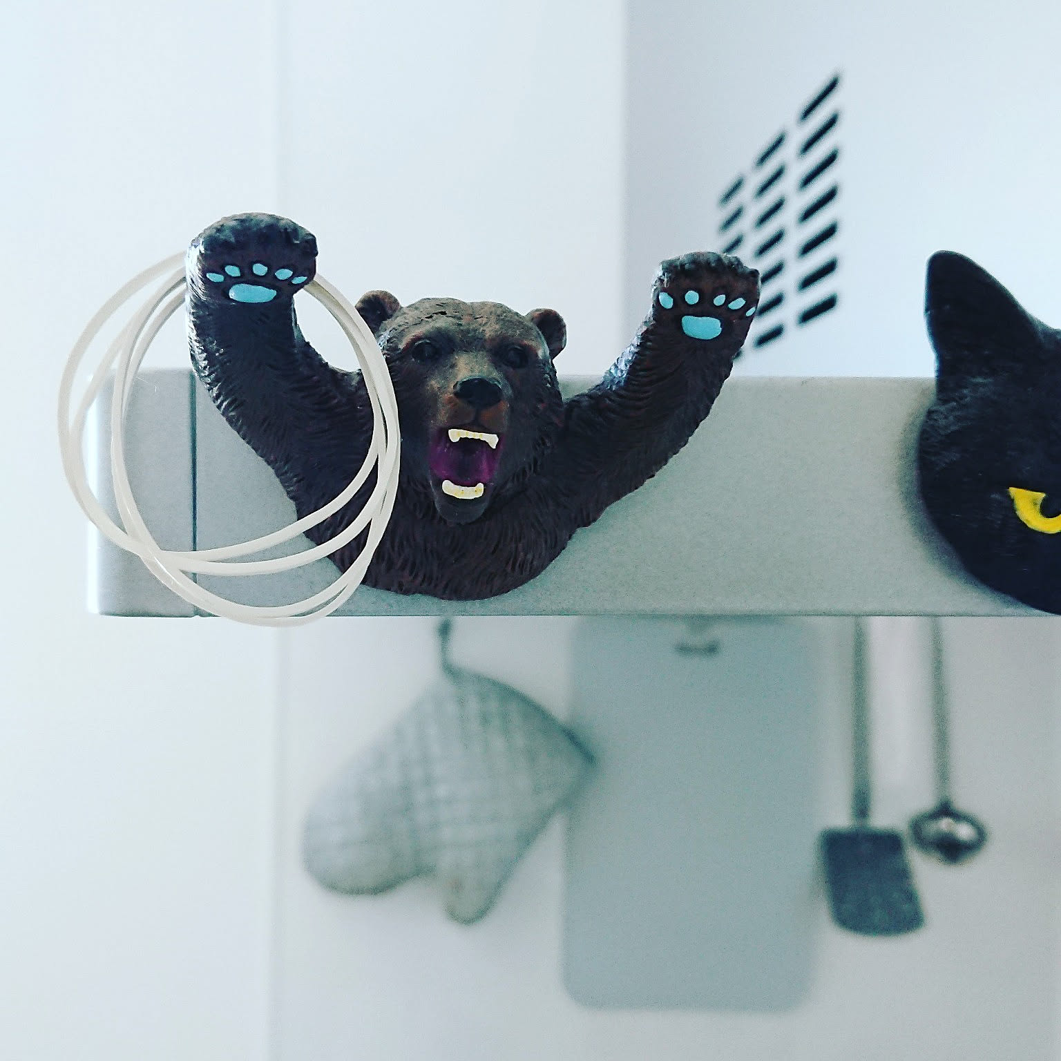 デコバージュ テープカッター 台 リメイク 黒猫み～け