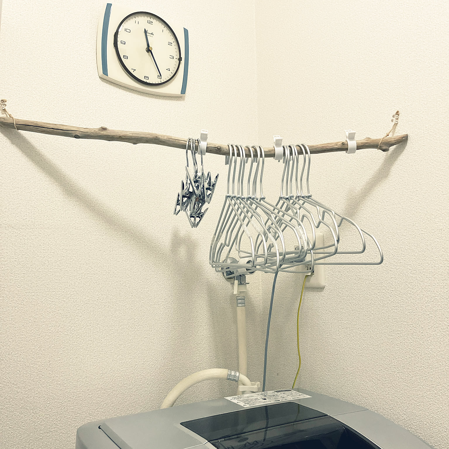 流木ハンガーラックのおすすめ商品とおしゃれな実例 ｜ RoomClip