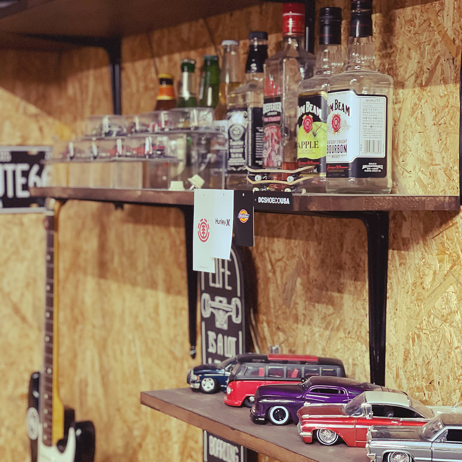 cream様♡専用オーダー♡男前インテリア♡飾り棚♡ 東谷 ラック 棚 収納 4段 白 ホワイト 木製 脚 支柱 飾り棚