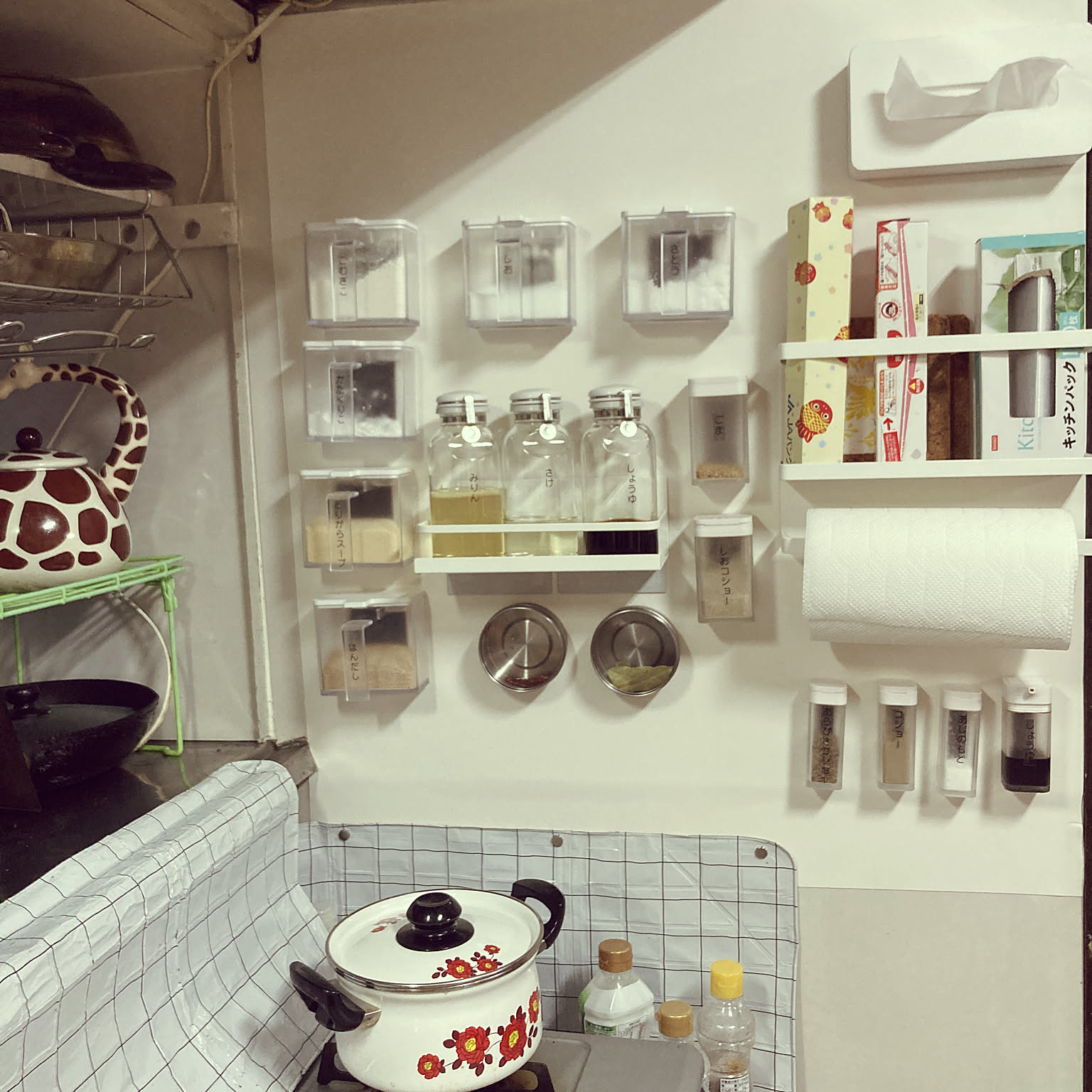 レトロ50年ほどかそれ以上の物になります。昭和レトロかなり古いなん