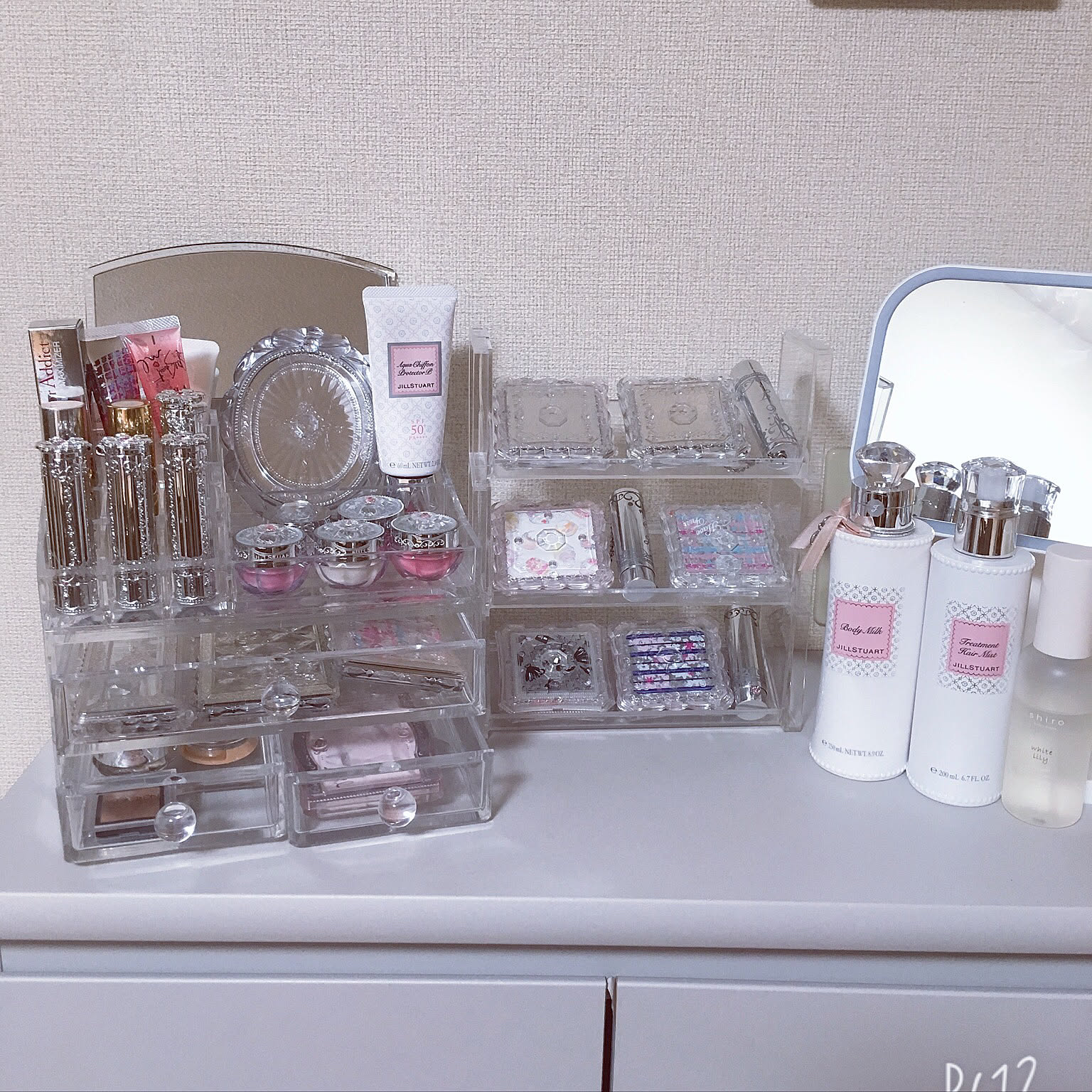 ジルスチュアートコスメのおすすめ商品とおしゃれな実例 ｜ RoomClip