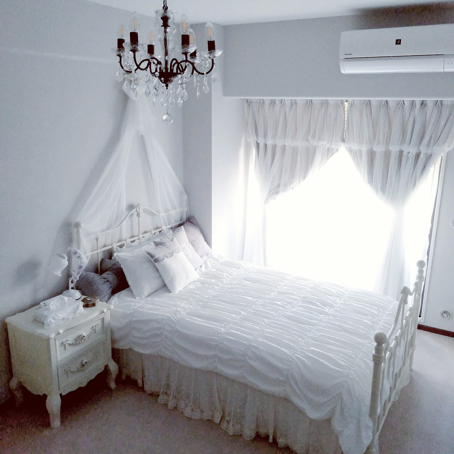 ベッドカバー　クッション　インテリア　ベッドメイキング　フランフラン ベッドカバー クッション インテリア ベッドメイキング フランフラン