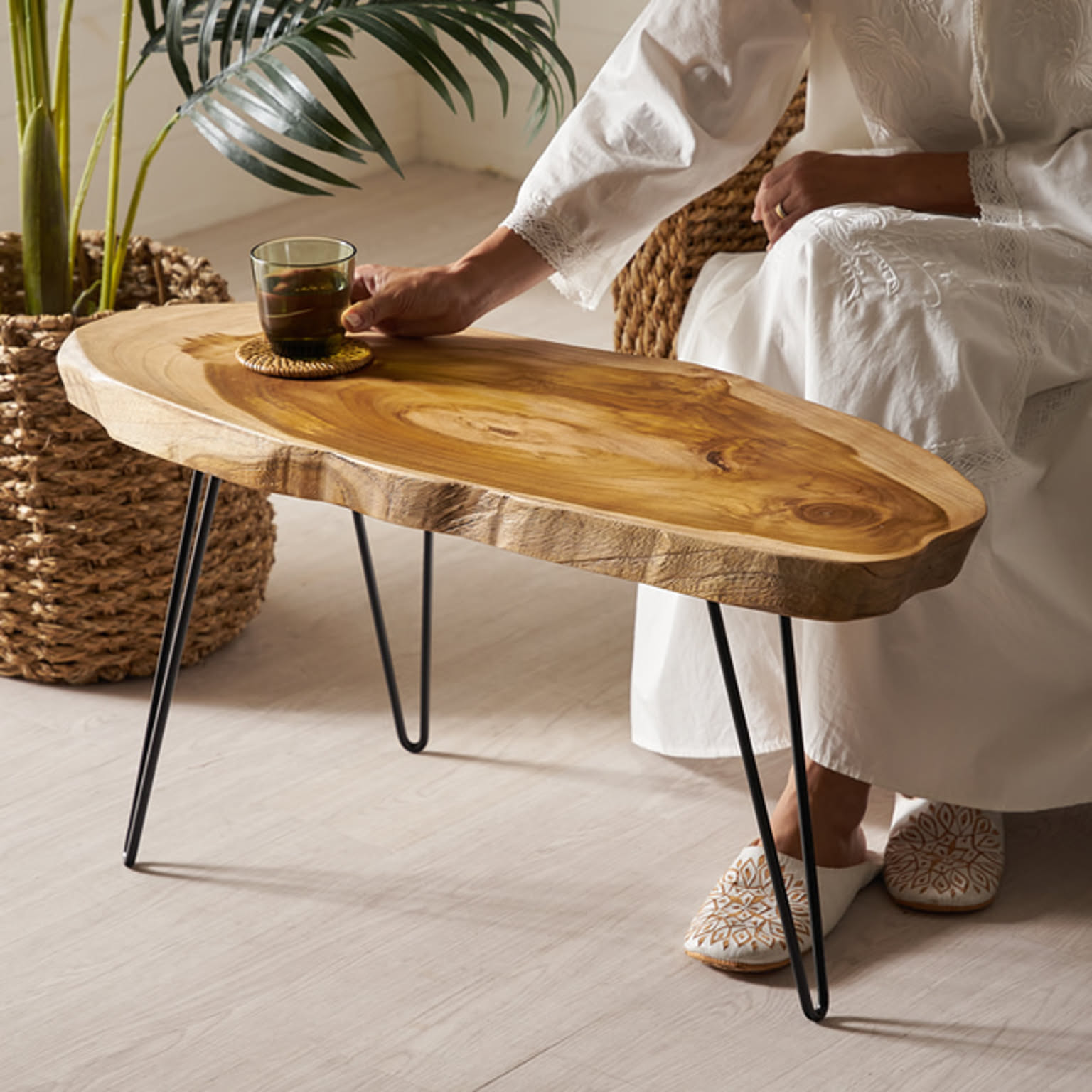 切り株サイドテーブル（単品） リビング 切り株テーブルのおすすめ商品とおしゃれな実例 ｜ RoomClip