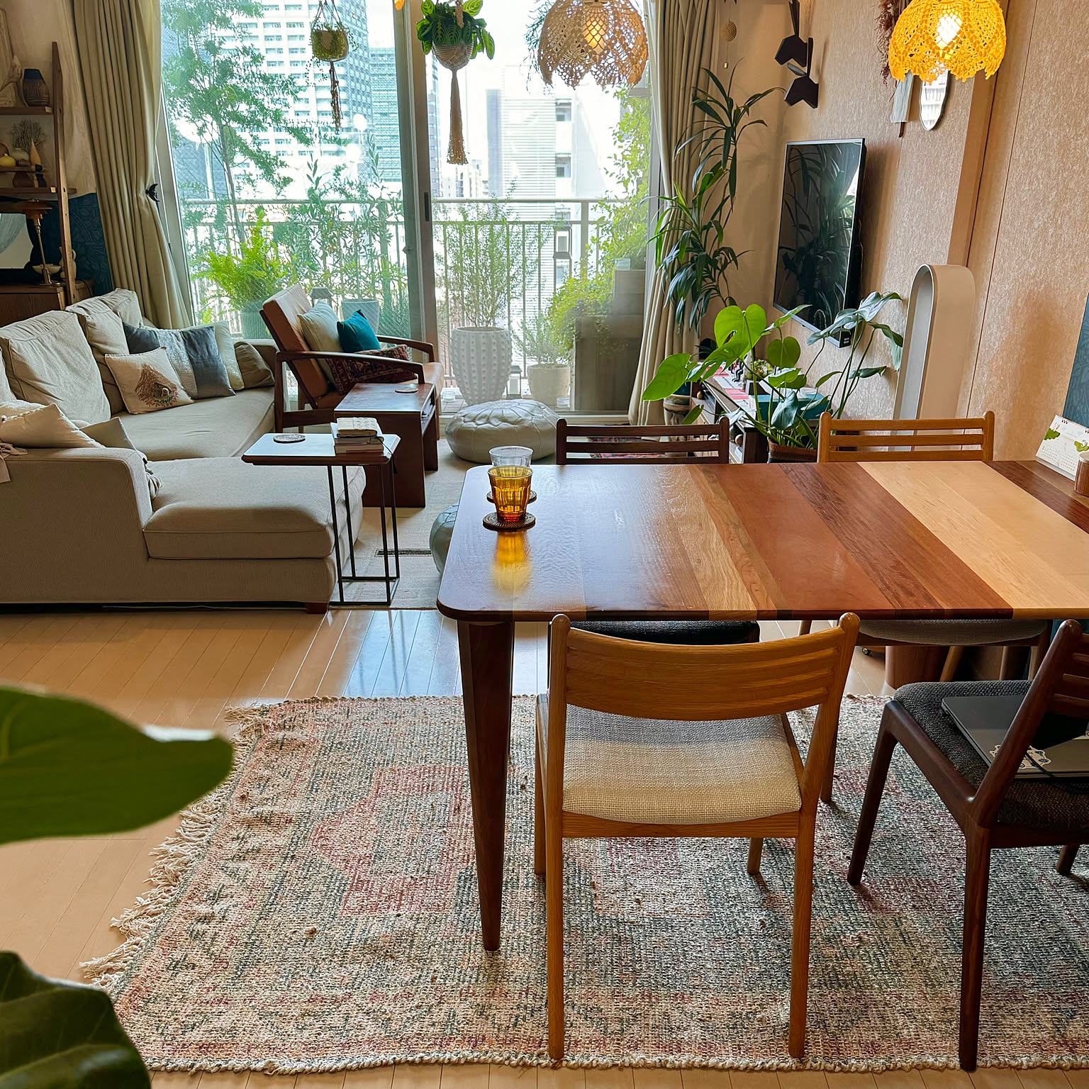 ⚠4/25以降発送 KANADEMONO シンプルリビングダイニングチェア② Stylish × Fit モダンデザイン ダイニングチェア 2脚セット