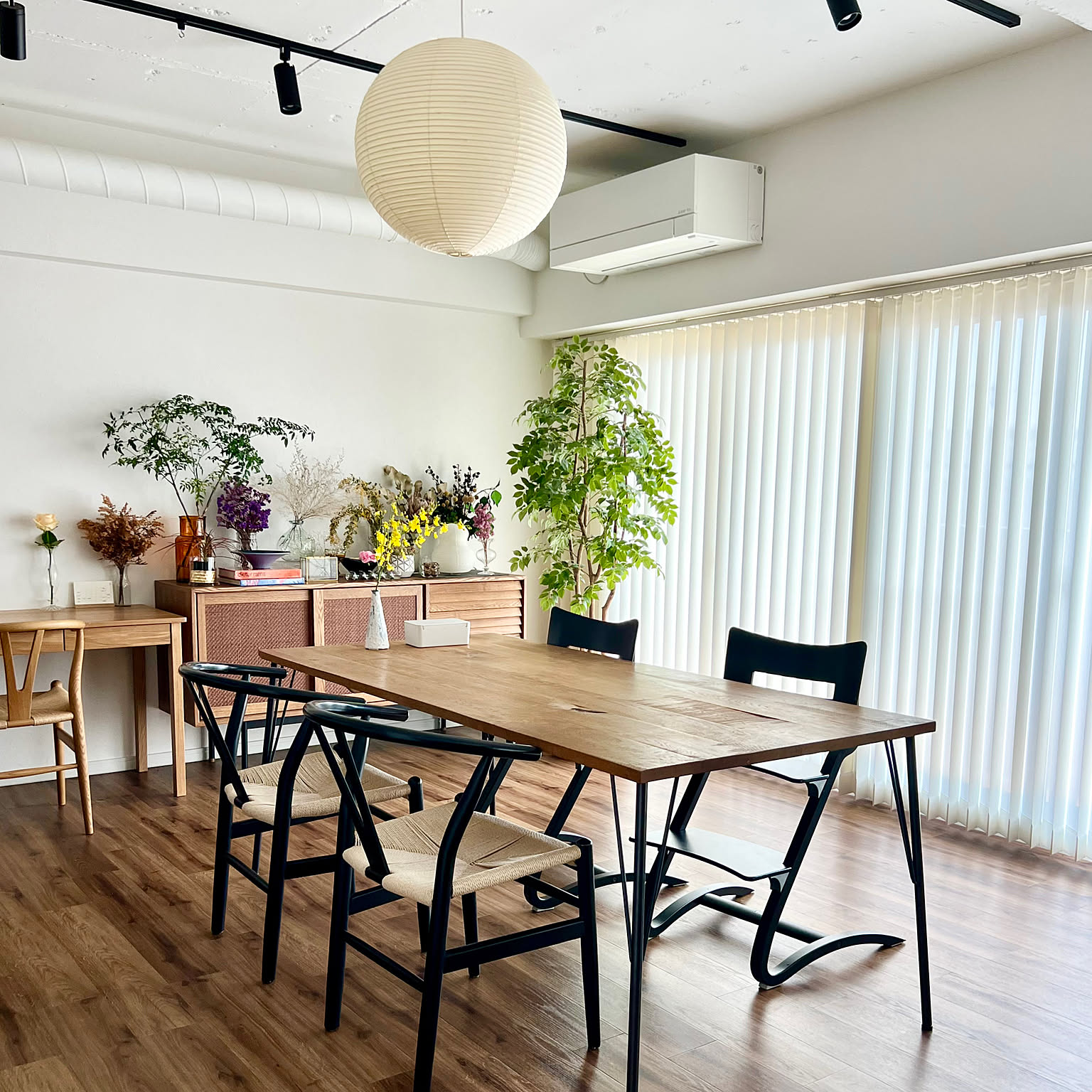 ダイニングテーブル Akari 336cd4b8e730a9d9cd7ccdebb08750