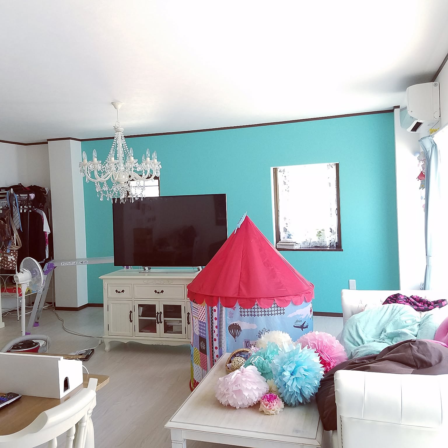 ティファニーブルー 壁掛け鏡 陶器 円形ミラー アンティーク　インテリア雑貨 ティファニーブルー 壁掛け鏡 陶器 円形ミラー アンティーク