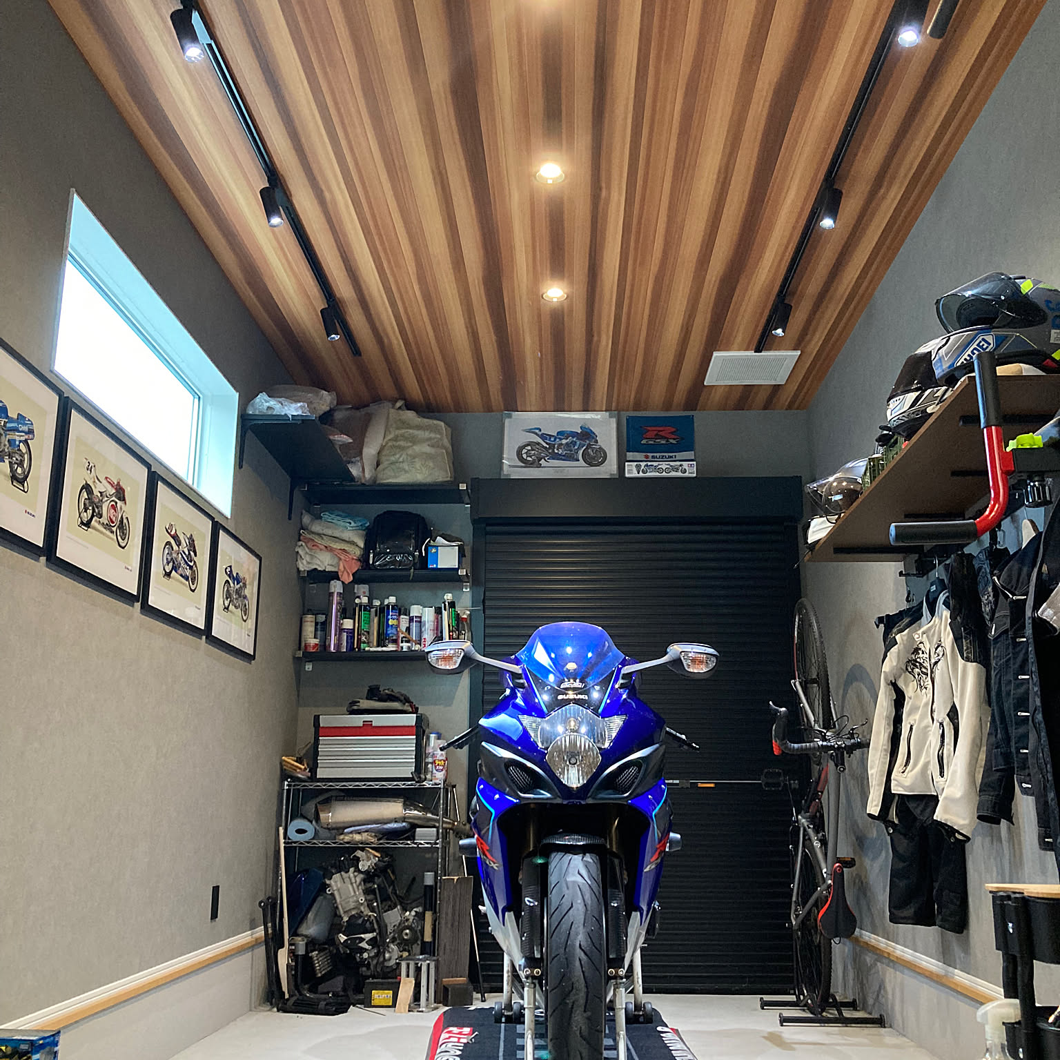 部屋全体/天井/バイクガレージ/インナーガレージ/バイクを楽しむ家