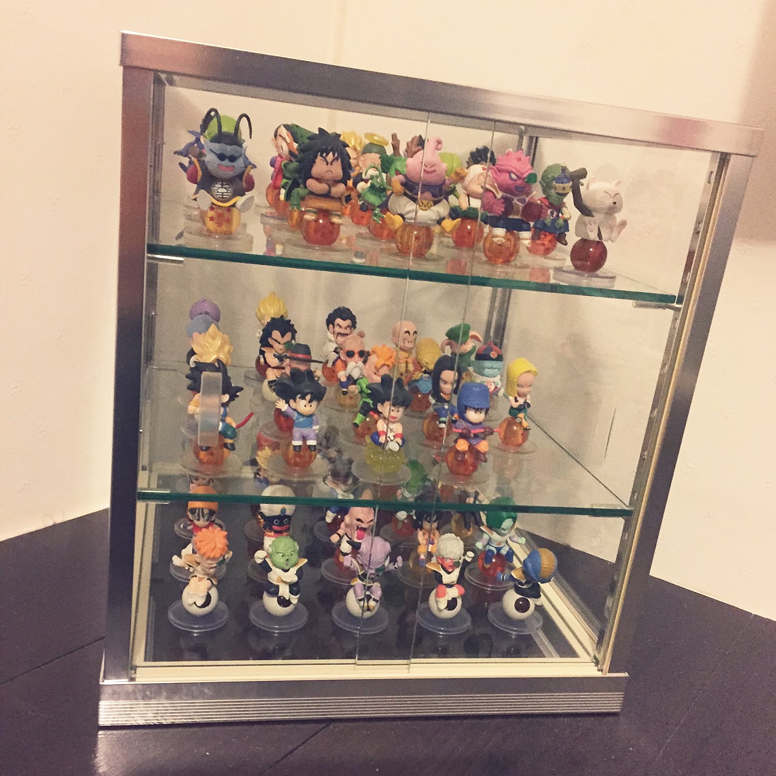 ガラスケース ドラゴンボールのおしゃれなアレンジ・飾り方の