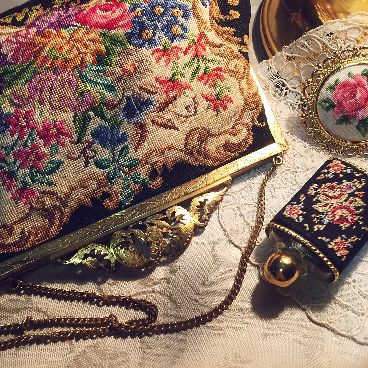 アンティークプチポワンバッグ - ANTIQUE LEAVES