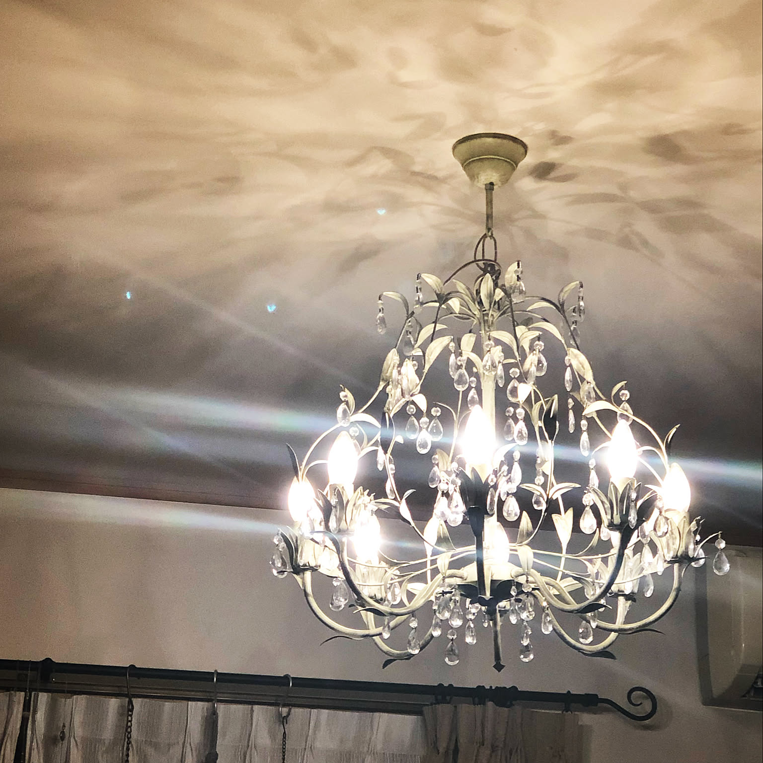 ローラアシュレイ シャンデリアのおすすめ商品とおしゃれな実例