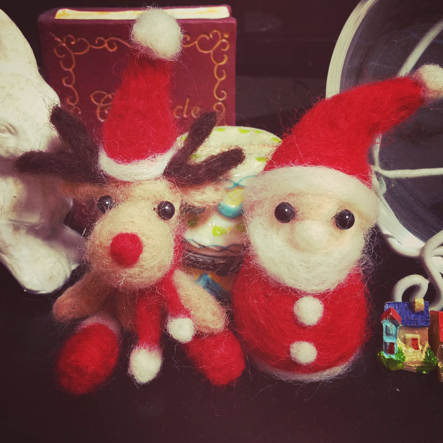 ✿羊毛フェルト✿サンタさんとトナカイさんのCoffee Time✿ クリスマス飾り】サンタさん と トナカイさん 羊毛フェルト 羊毛