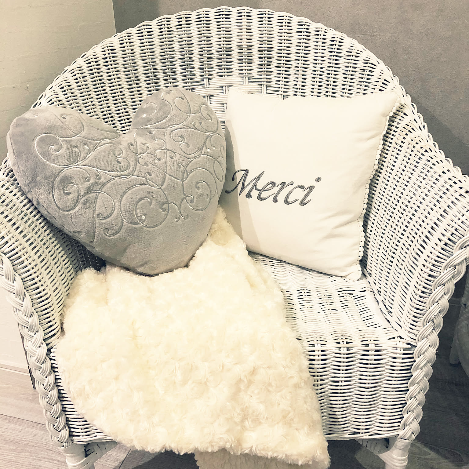 Rady ハート クッション NEW!】ハート型クッション🤍💜 | ショップニュース | 青葉台東急