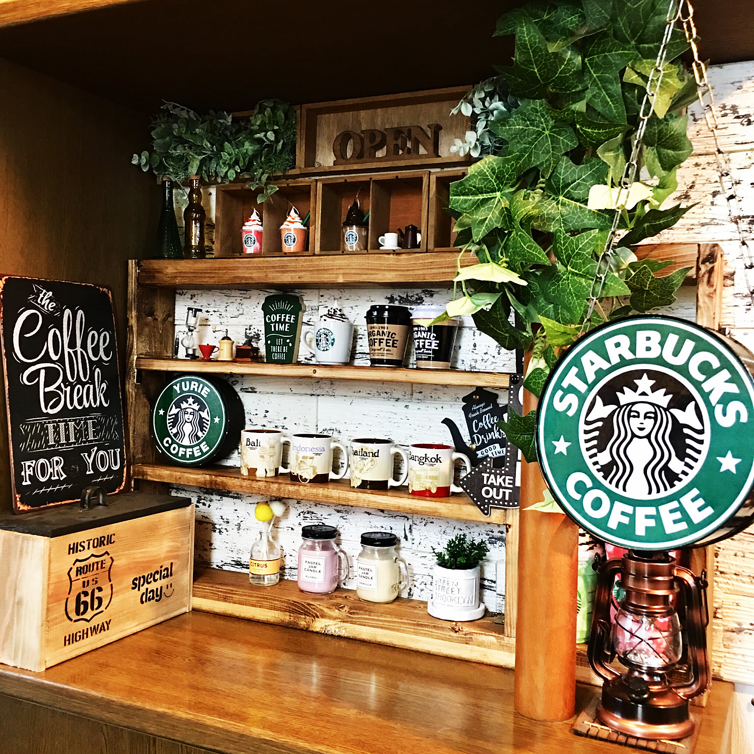 スタバ スタバ看板風の商品を使ったおしゃれなインテリア実例
