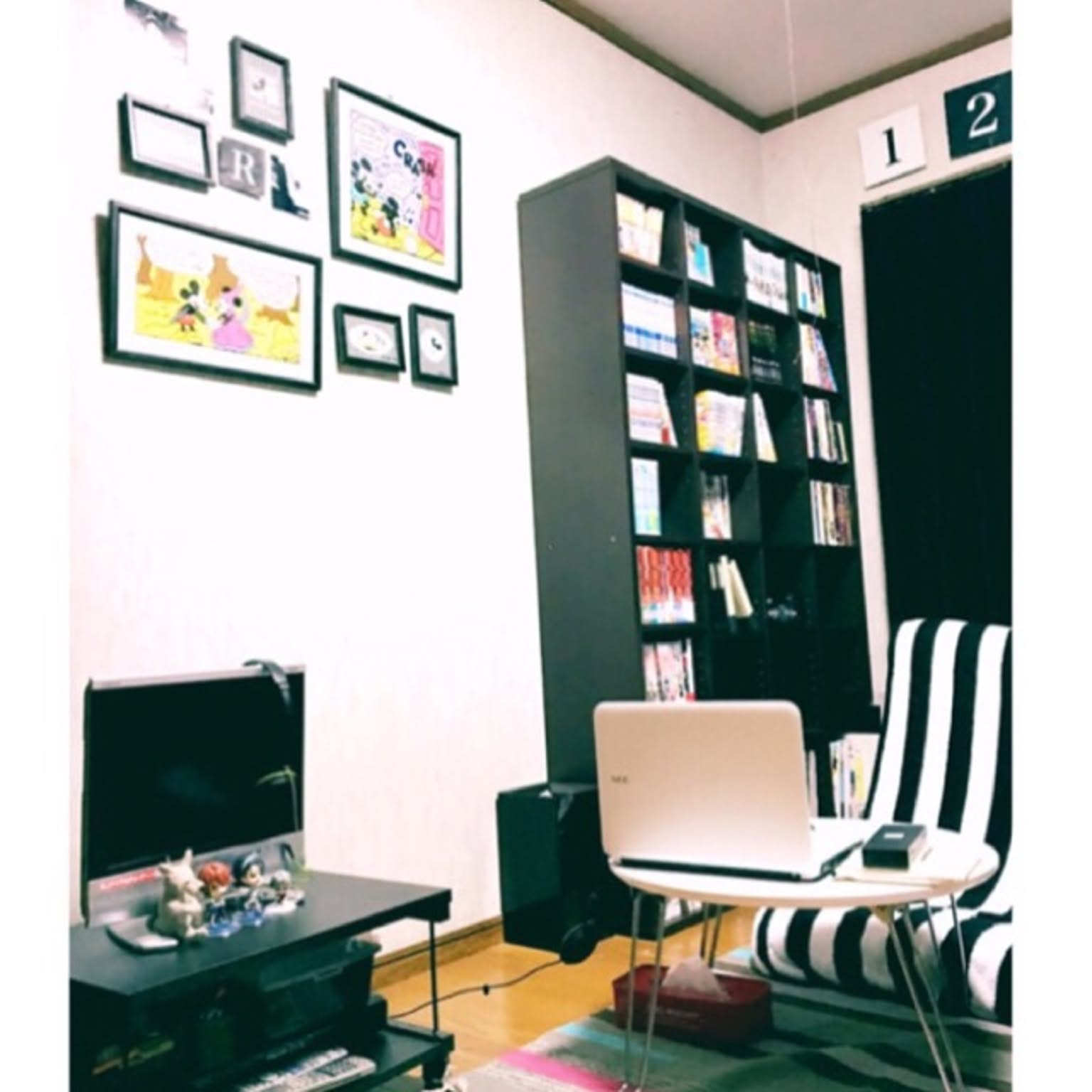 部屋全体/本棚/6畳/実家暮らし/オタク部屋などのインテリア実例