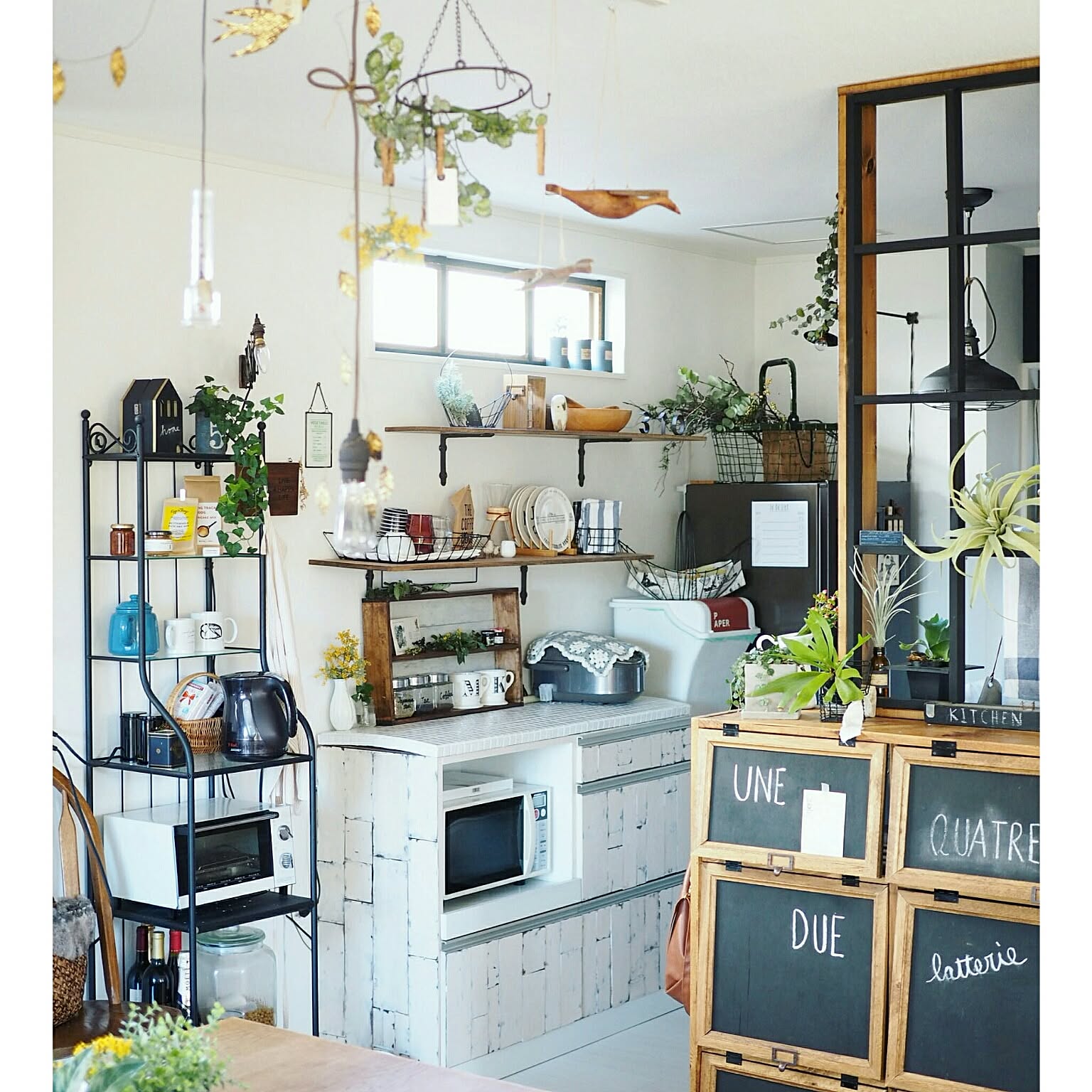 食器棚/リビング収納/アイアンラック/ユニットシェルフ 食器棚 アイアンシェルフのおすすめ商品とおしゃれな実例 ｜ RoomClip