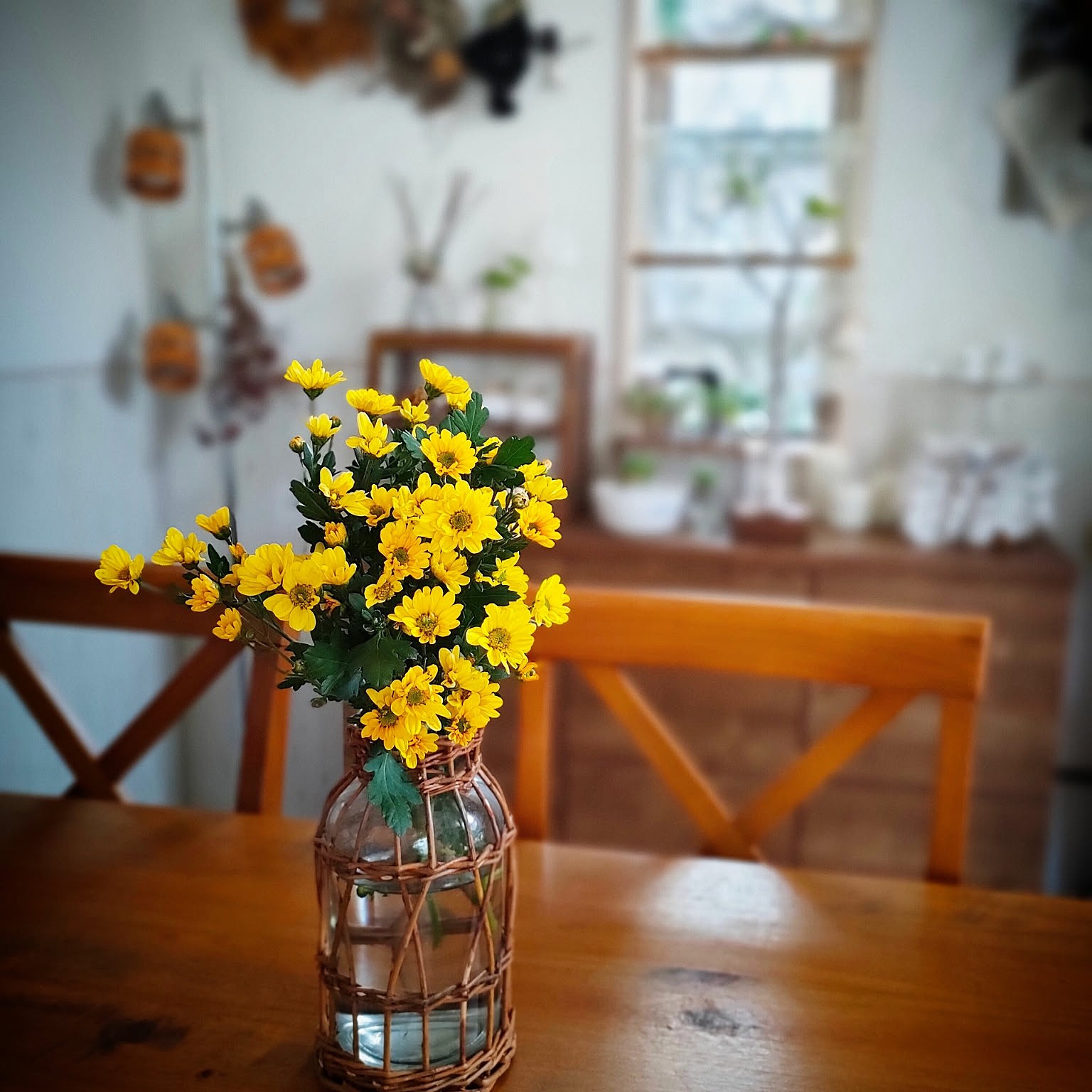 ♧* 可愛らしい菊がメイン♡ 花器付き♬ ２個セット 造花アレンジメント♡ ♧* 可愛らしい菊がメイン♡ 花器付き♬ 2個セット 造花