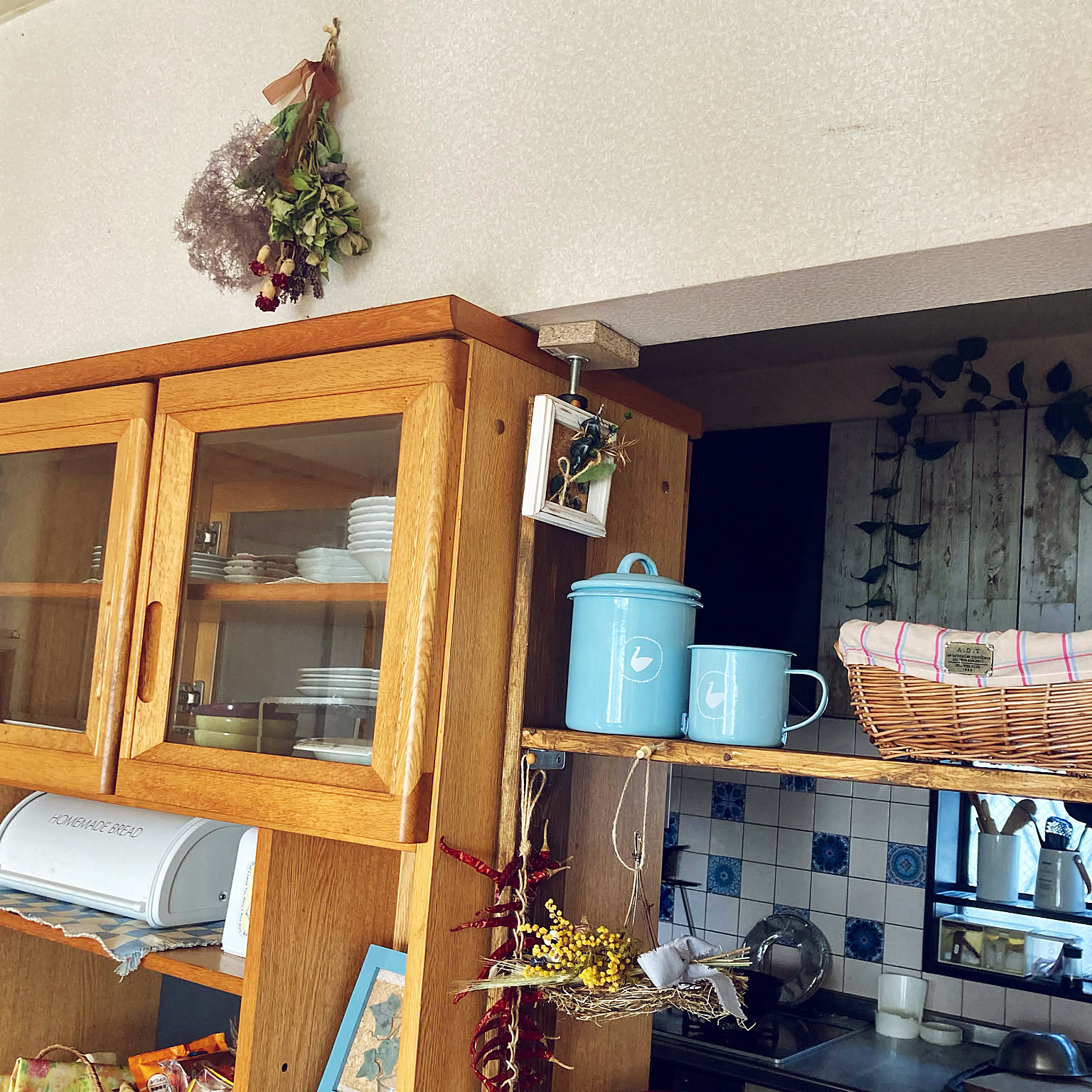 食器棚　キャビネット　両面ハッチ d0c6b67cc4be6f904d7fb12681f4b2