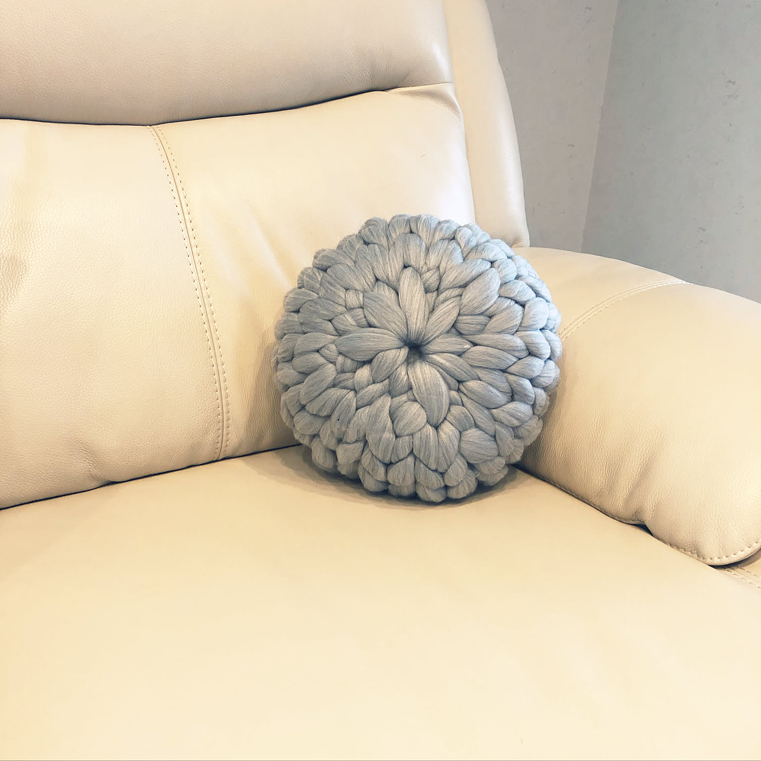 チャンキーニットクッションのおすすめ商品とおしゃれな実例