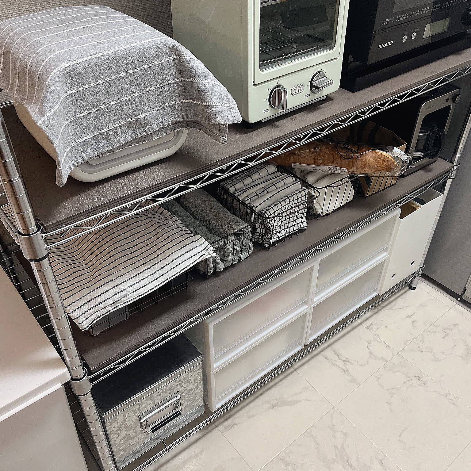 無印良品　スチールユニットシェルフ 旧型　パンチング天板　キャスター付き 無印良品 スチールユニットシェルフ 旧型 パンチング天板