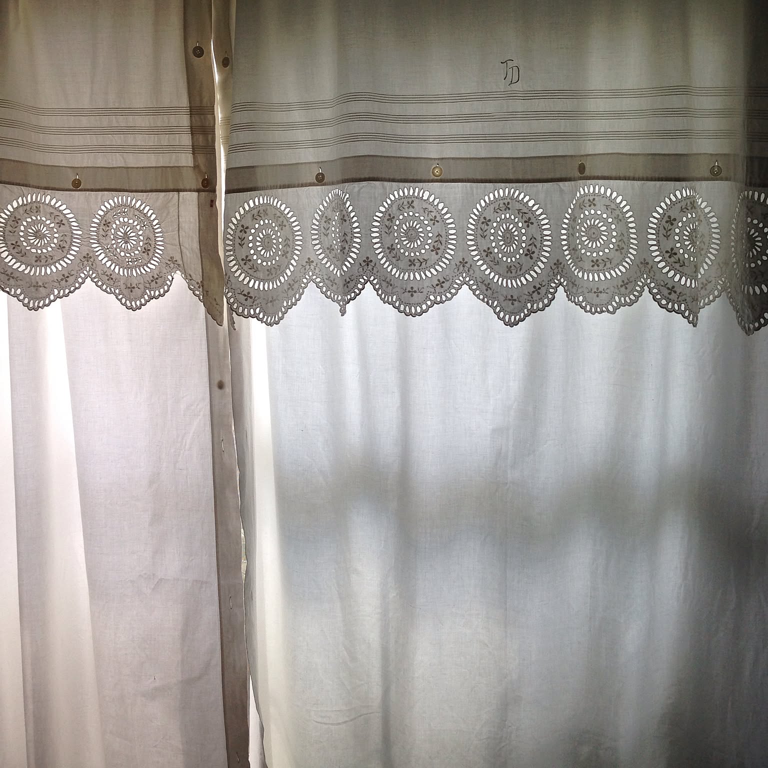 アンティークレースカーテンのおすすめ商品とおしゃれな実例