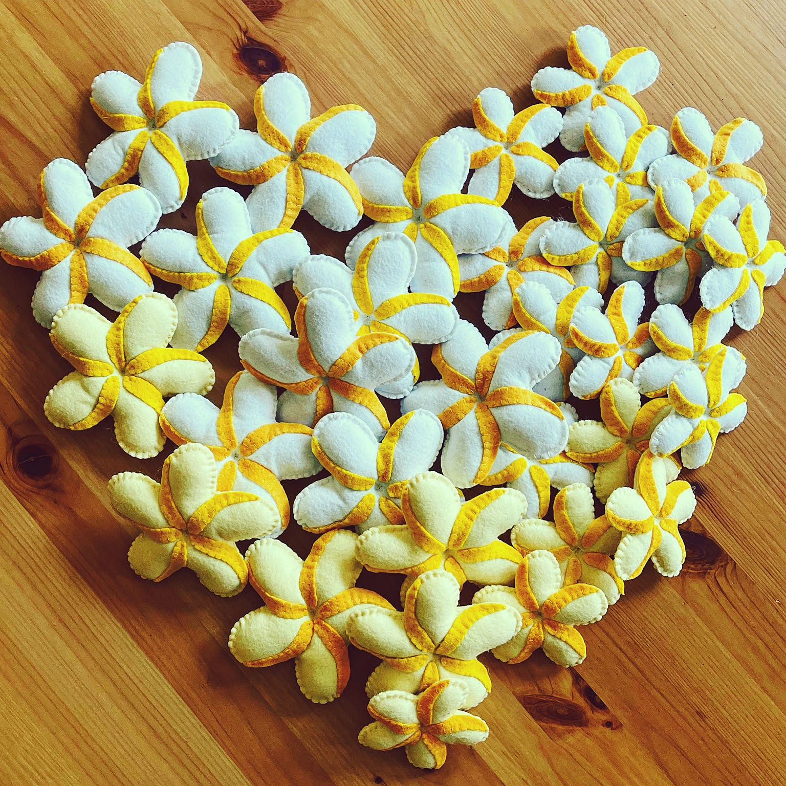 プルメリアのアレンジリース❣️ぷーちゃん❣️2点セット❣️ 幸せの小鳥のブルーハワイリース♡ 玄関リース 夏リース ブルー