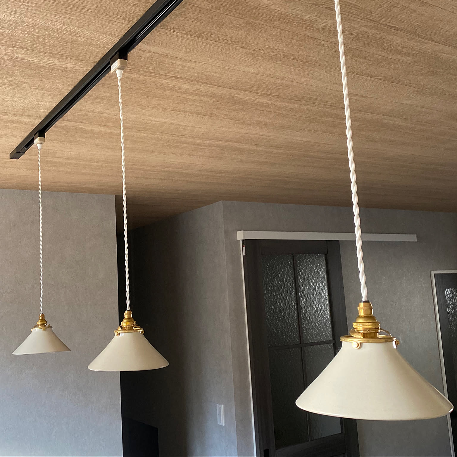 陶器のペンダントライトのおすすめ商品とおしゃれな実例 ｜ RoomClip