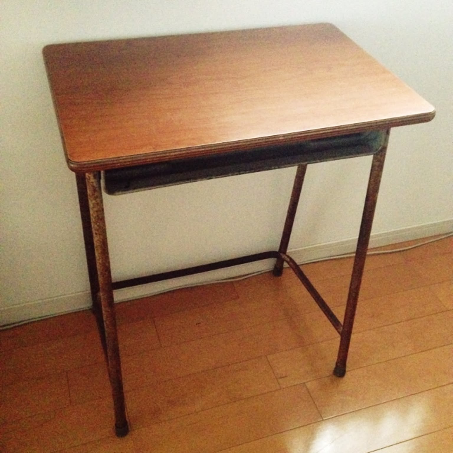 学校の机をリメイクのおすすめ商品とおしゃれな実例 ｜ RoomClip