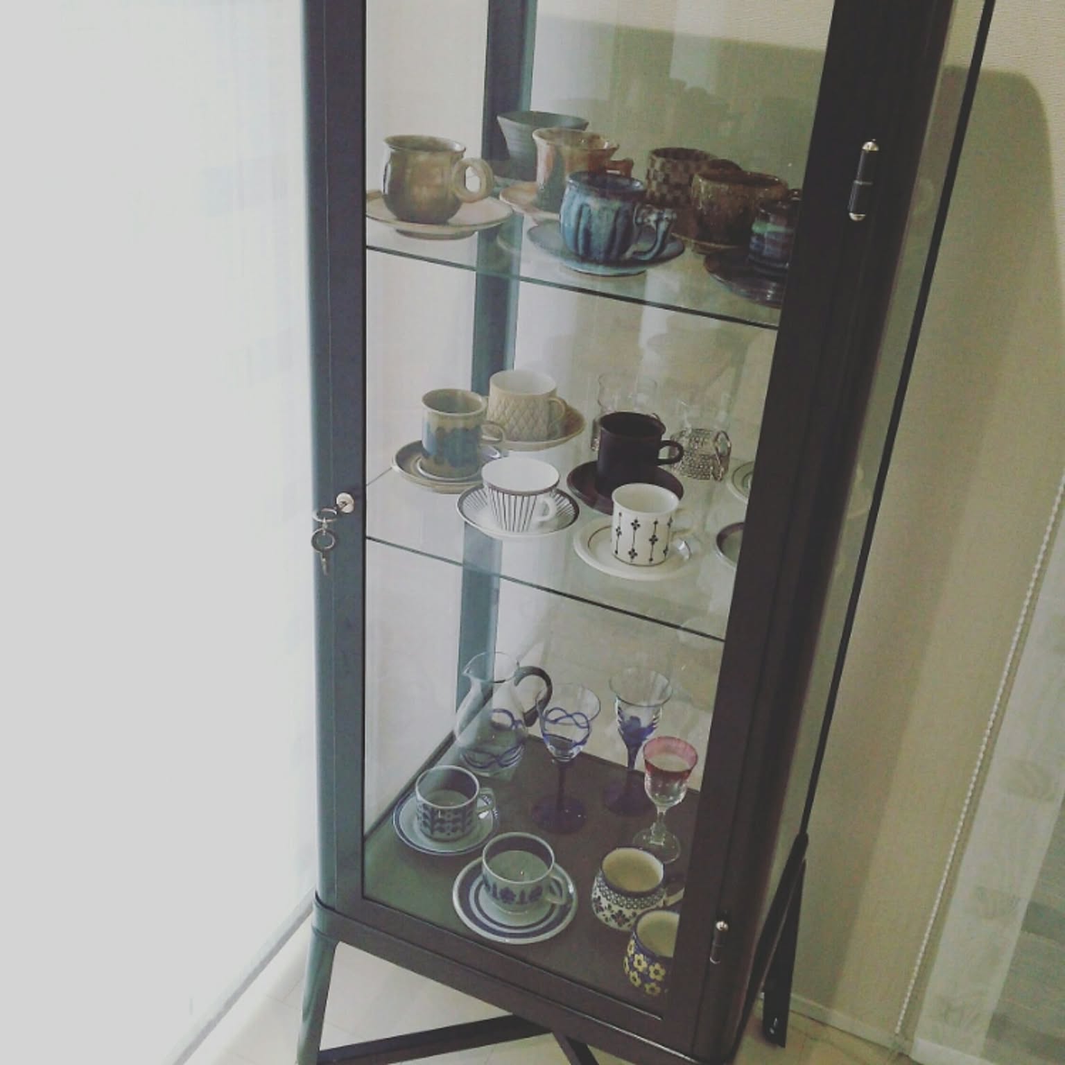 直接引き取りのみ】ガラスキャビネット 4段 ガラスケース イケア