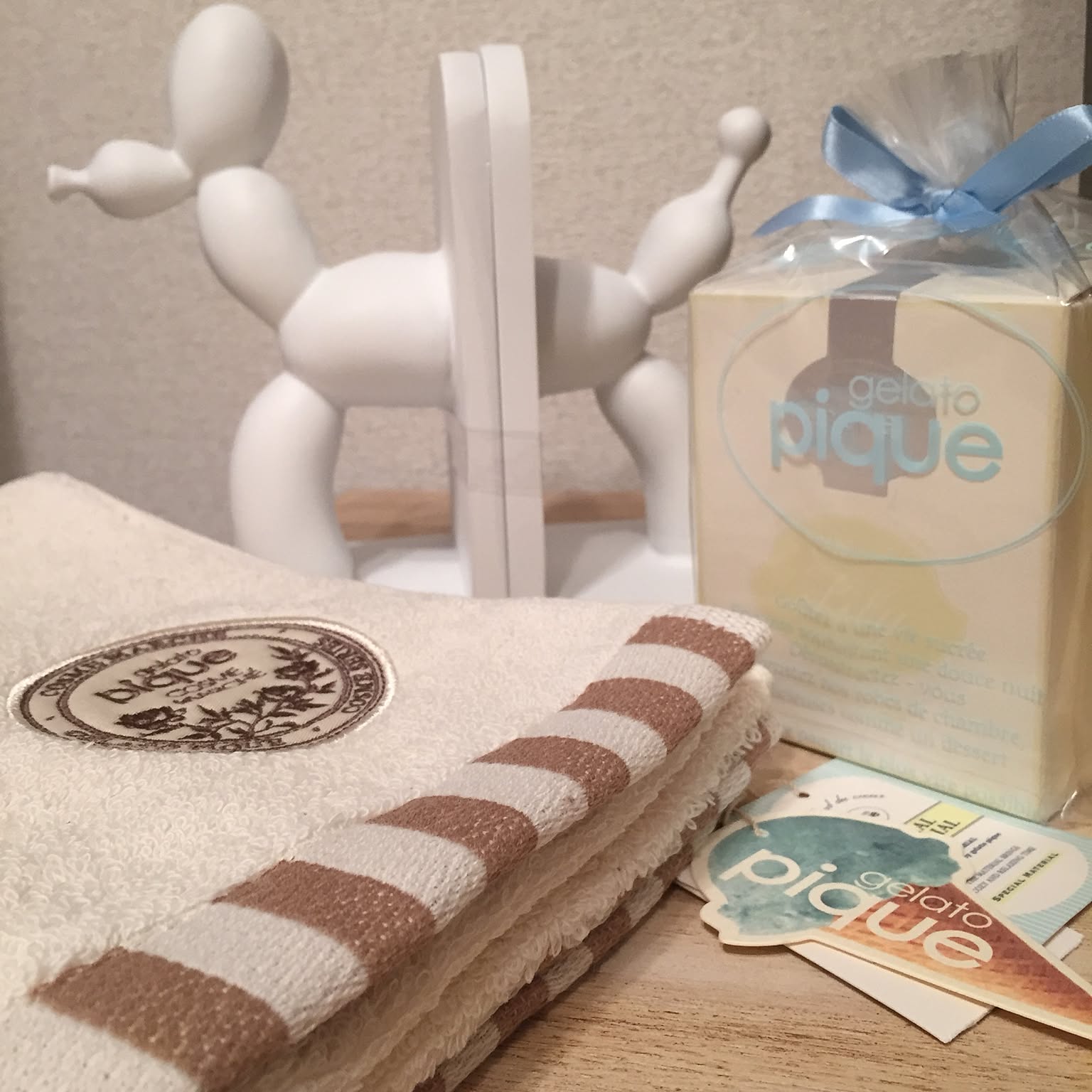 ZARA　ブックスタンド　インテリア 11bd26e5b7783e4c4bee4a4a656e0b