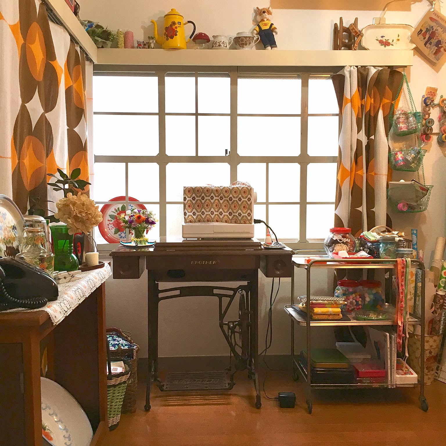 レトロ 手芸コーナーのおしゃれなインテリア・部屋・家具の実例 レトロ 手芸コーナーのおしゃれなインテリア・部屋・家具の実例