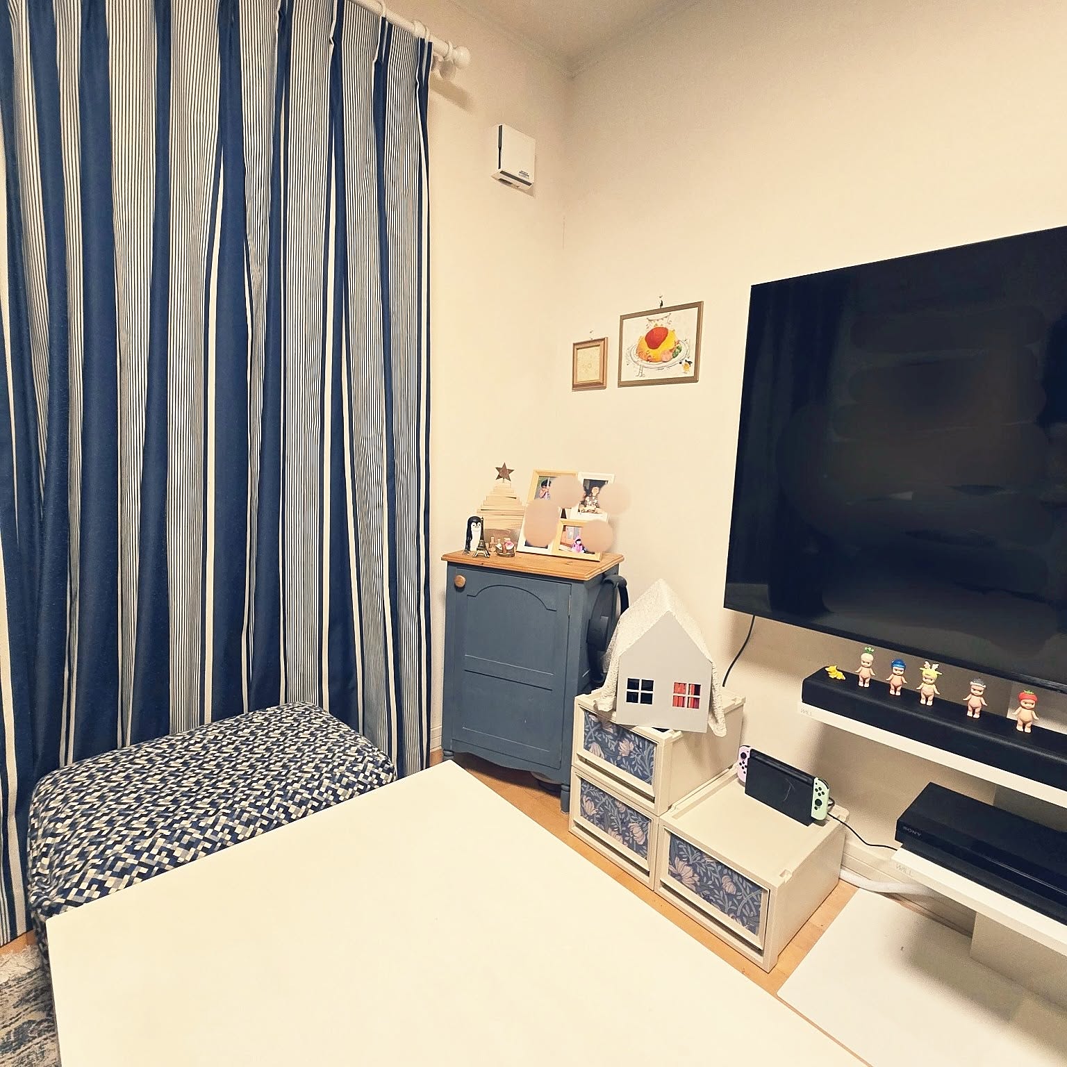 特別な空の風景を朝から夜まで再現した「移りゆく空色のカーテン