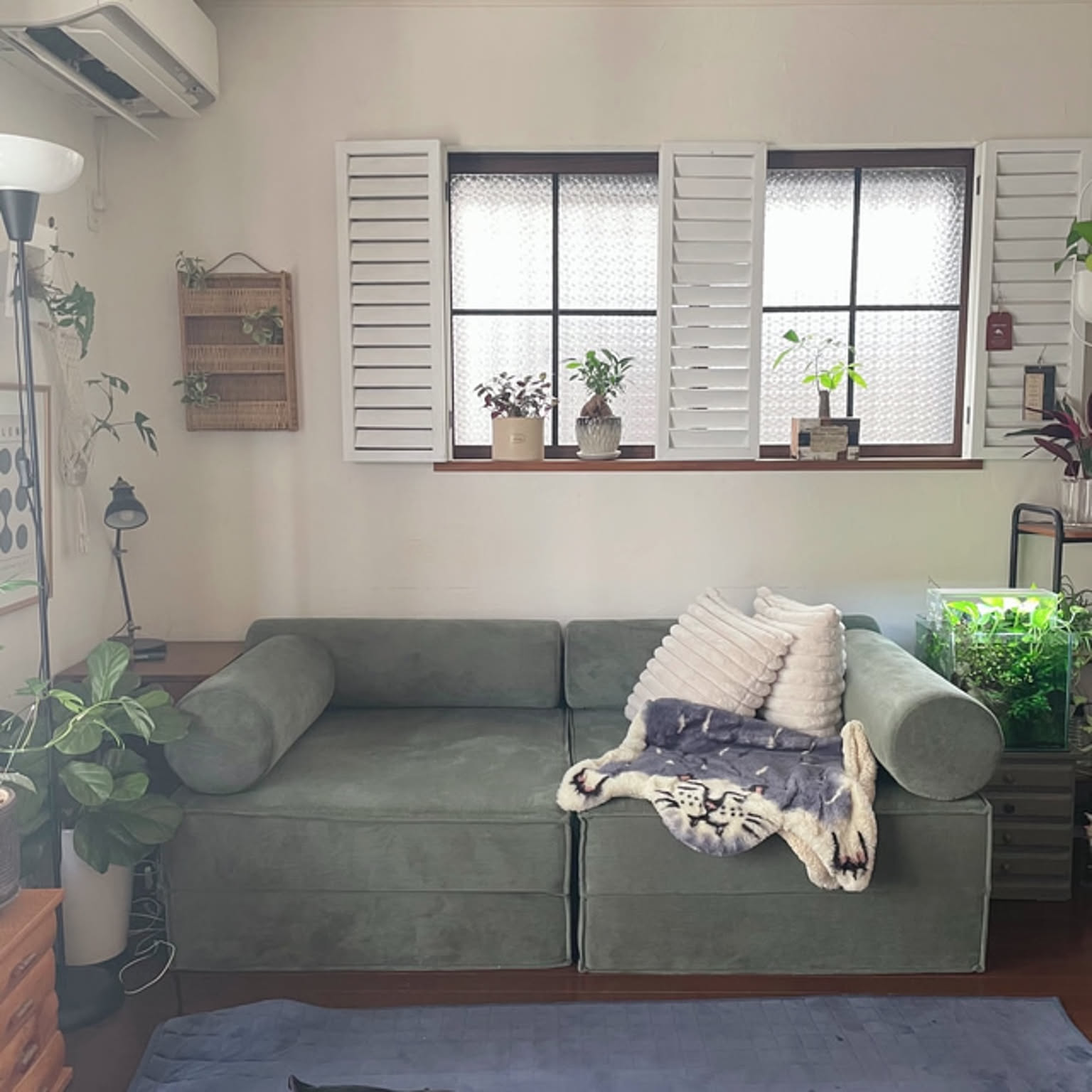 部屋全体 モスグリーンのソファのおすすめ商品とおしゃれな実例