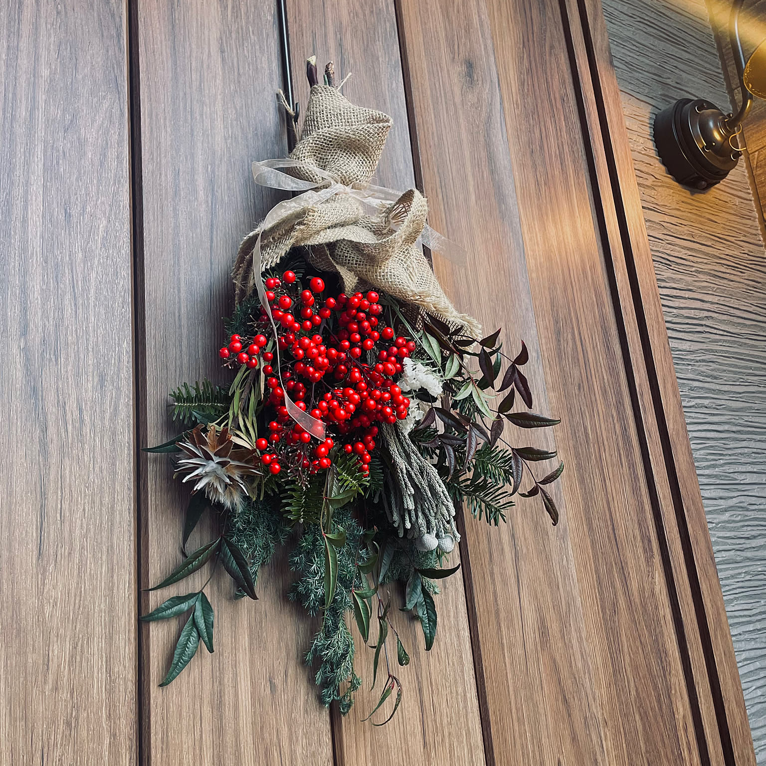 南天と白いしめ縄飾りスワッグにもなる2way プルモサムコットン