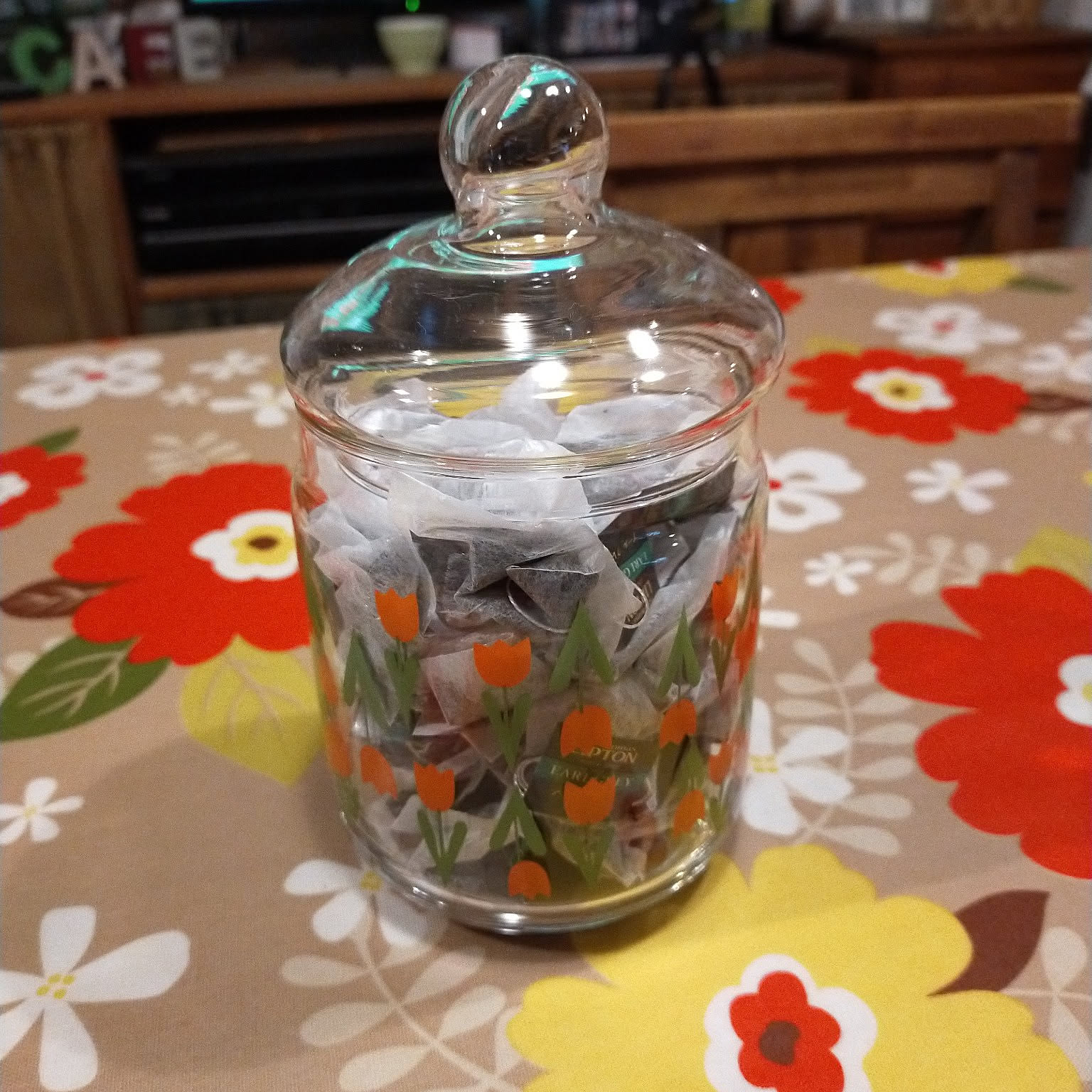 【新品・未使用】ガラスのビン　蓋つき　大　インテリア d 蓋付瓶 | D&DEPARTMENT