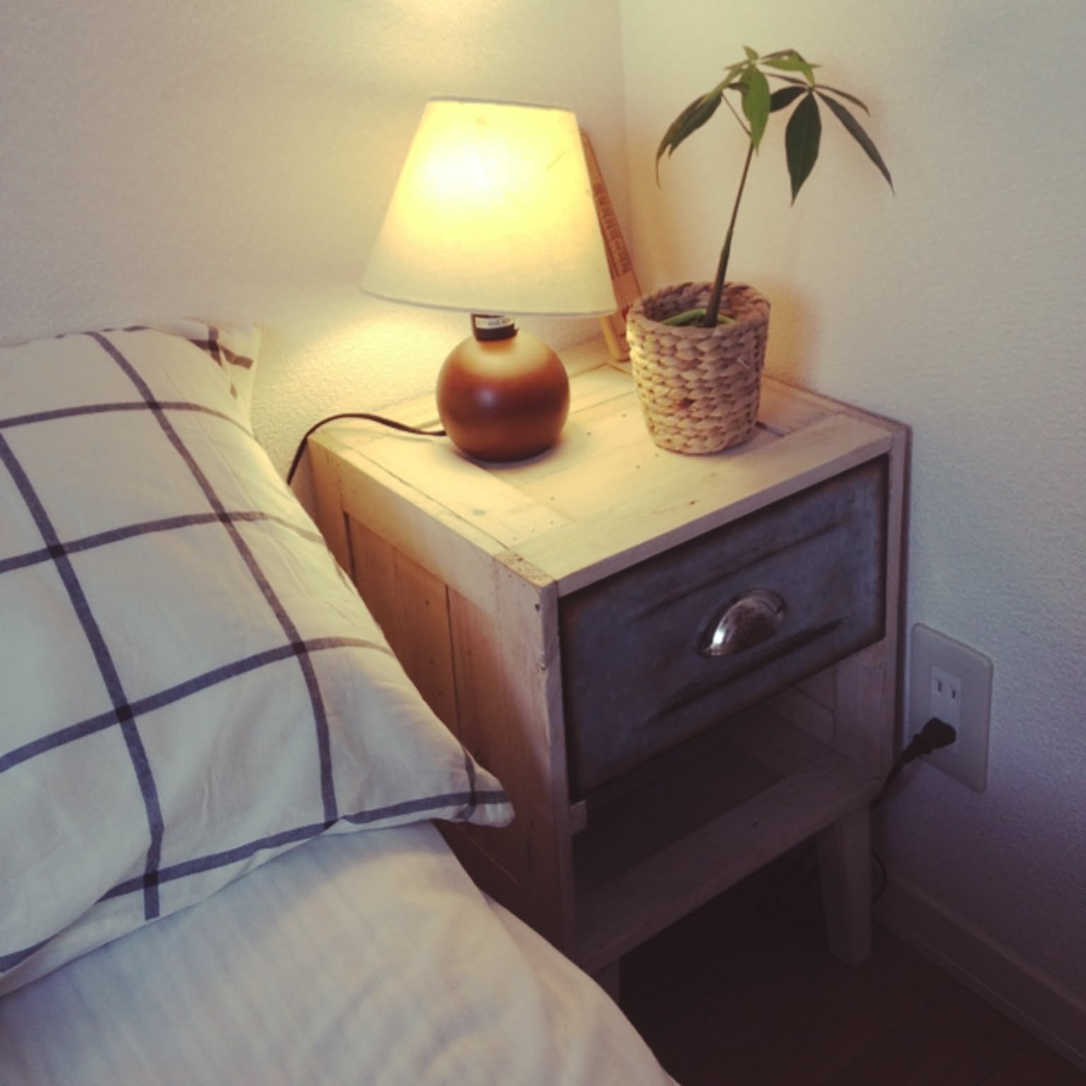 ロイドルーム　ベットサイドチェスト アンティーク ロイドルーム ベッドサイド テーブル（グリーン）(z-205