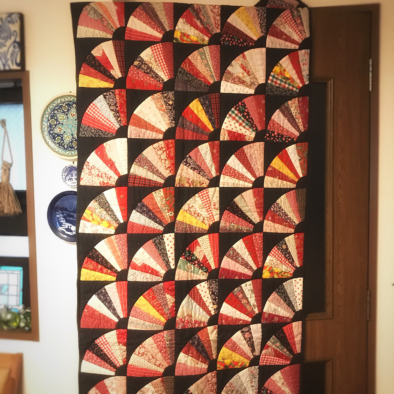 ハンドメイド　パッチワーク　キルト　タペストリー　金魚　壁掛け　インテリア きめこみパッチワーク】 縁起物 金魚 タペストリー・壁掛け